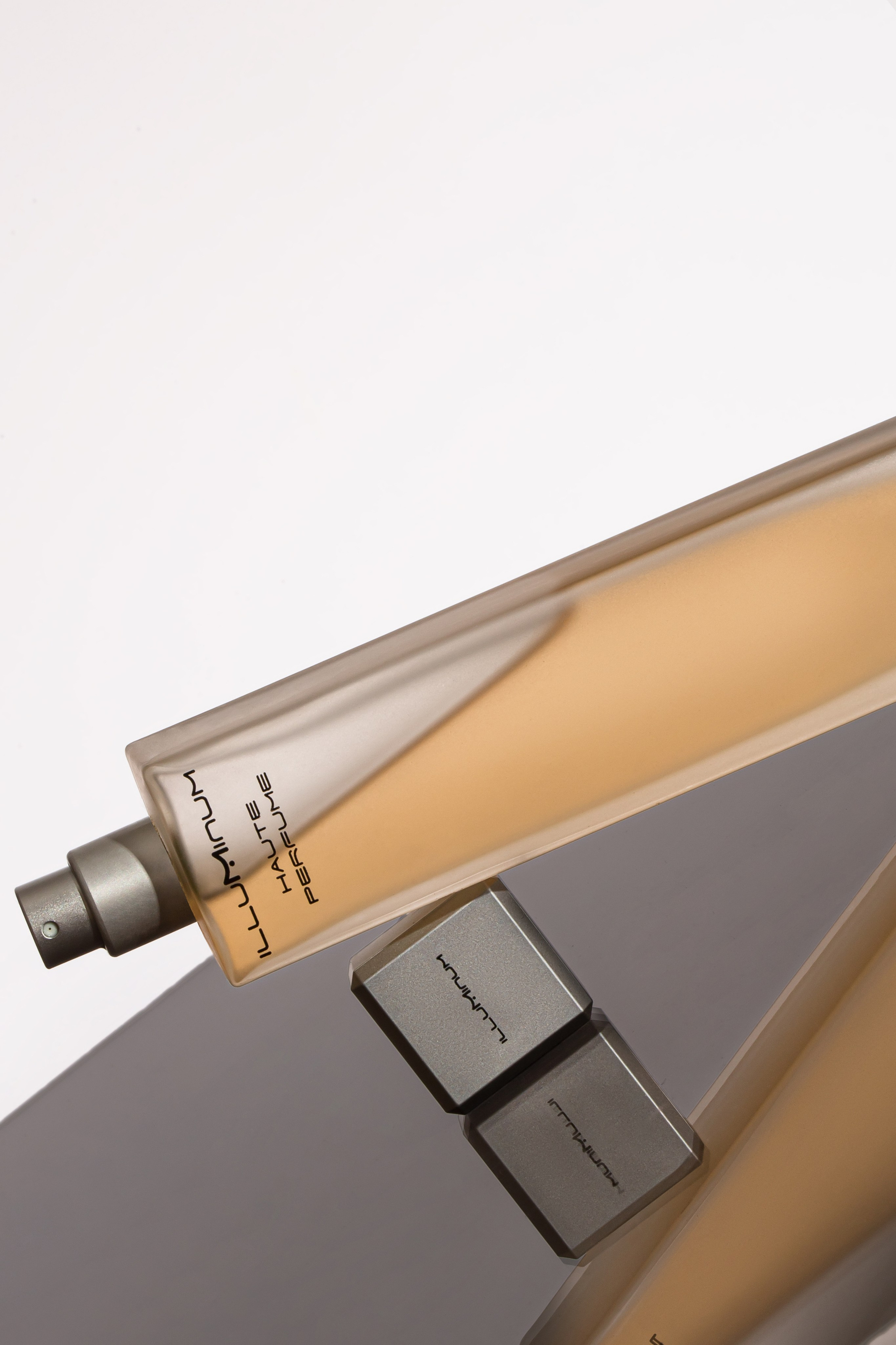 Художественная обработка парфюмов | Студия SVITHART