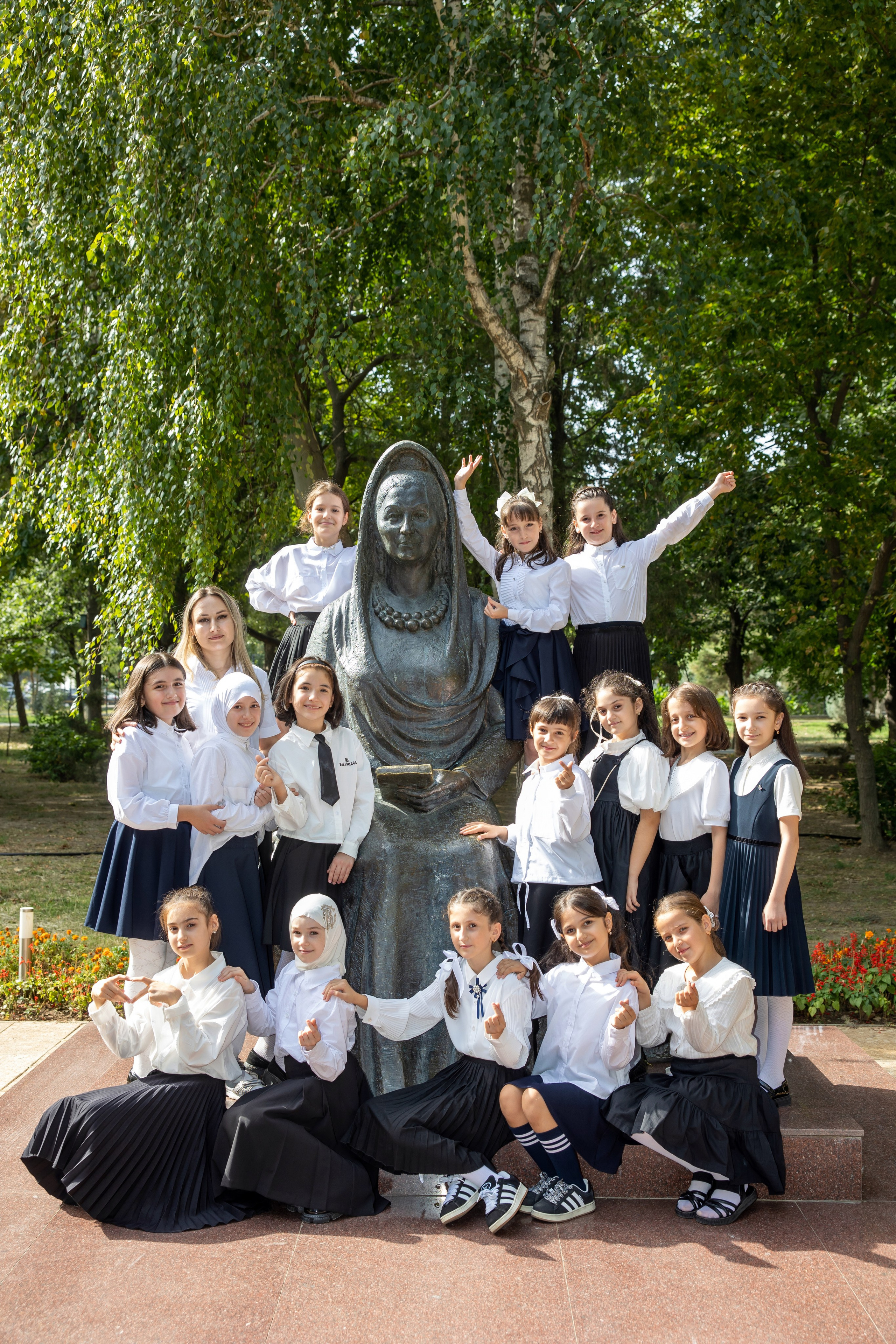 Выпускной альбом виньетка для школы 4 класс сада махачкала. Фотограф Билал