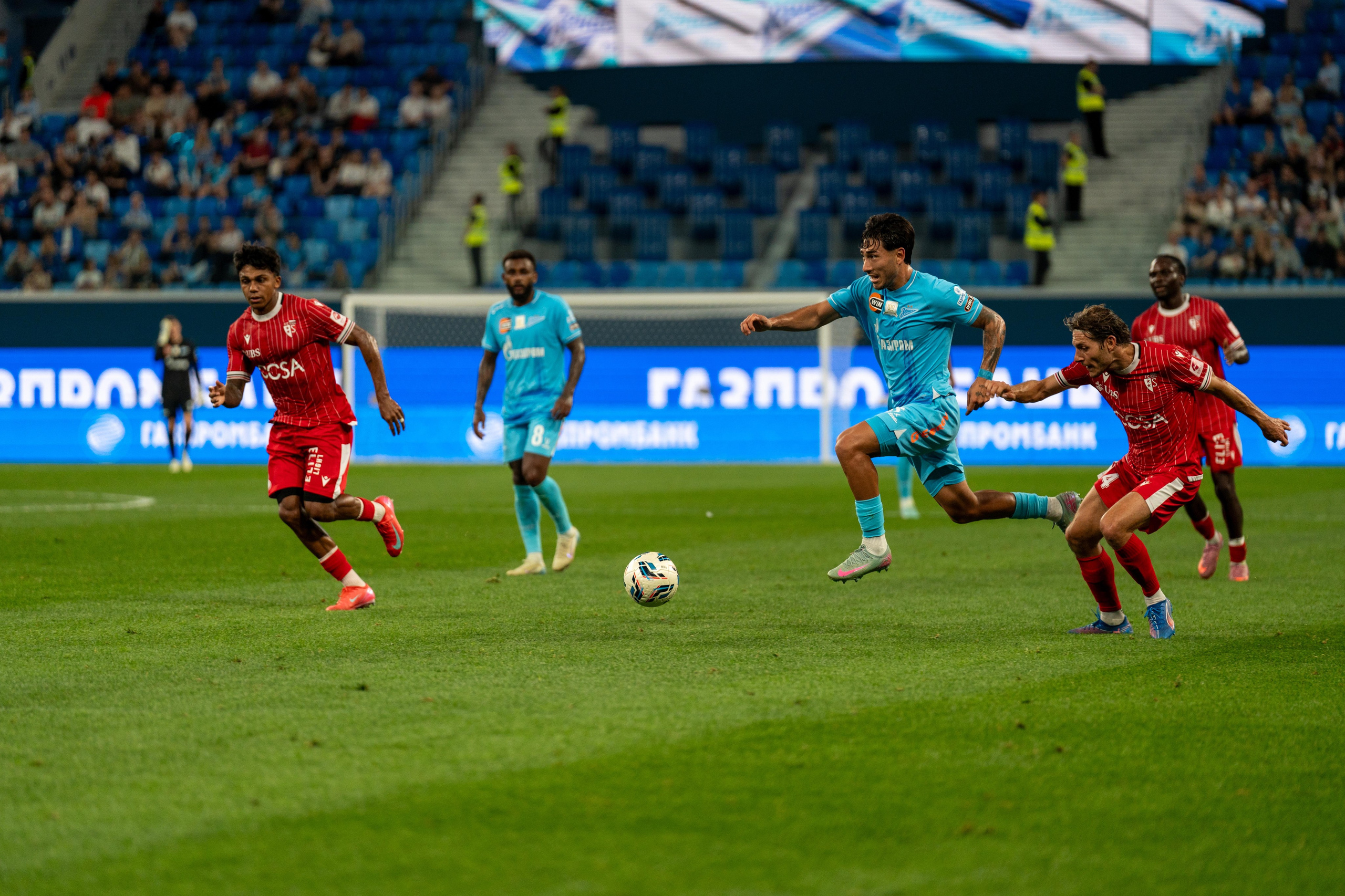 Спортивный фотограф Санкт-Петербург запечатлел гол «Зенита» — «Сьон»