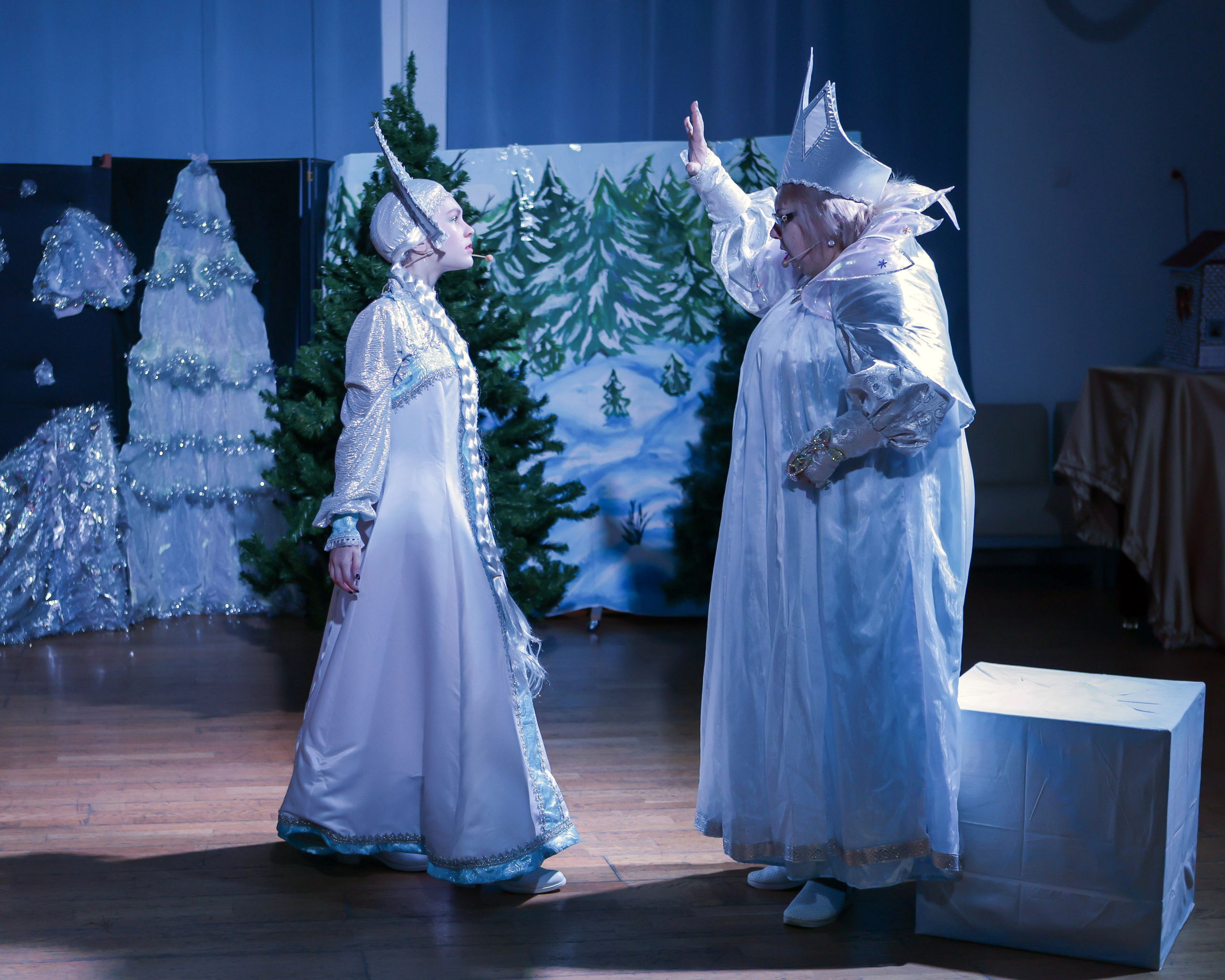 Новогодняя скачзка центр детского творчесва Подольск. Выпускные альбомы и школьный фотограф в Подольске, Троицке, Щербинке, Москве и Московской области