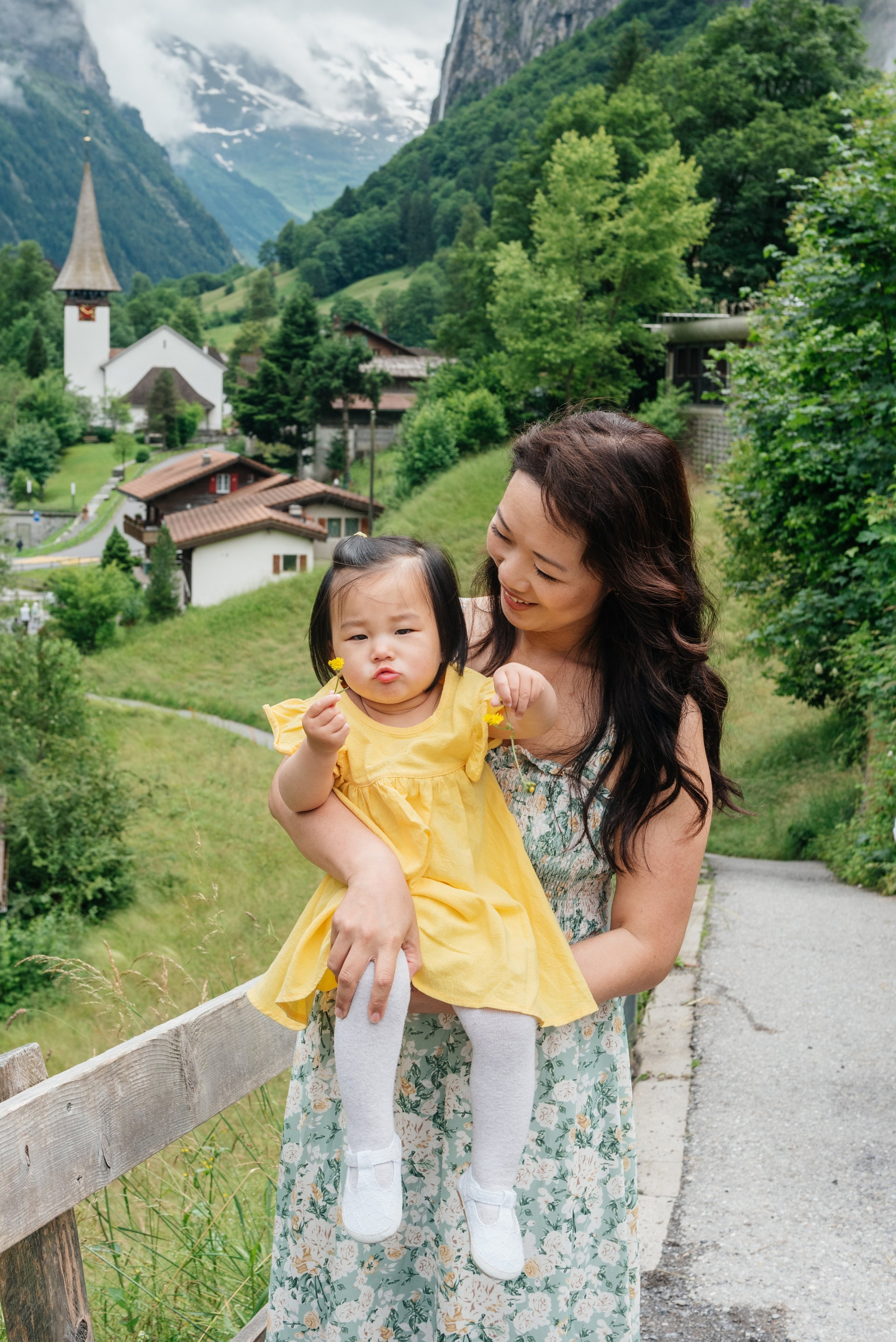 Bernice, Bryant and Kira (Lauterbrunnen). Photographer in Interlaken area