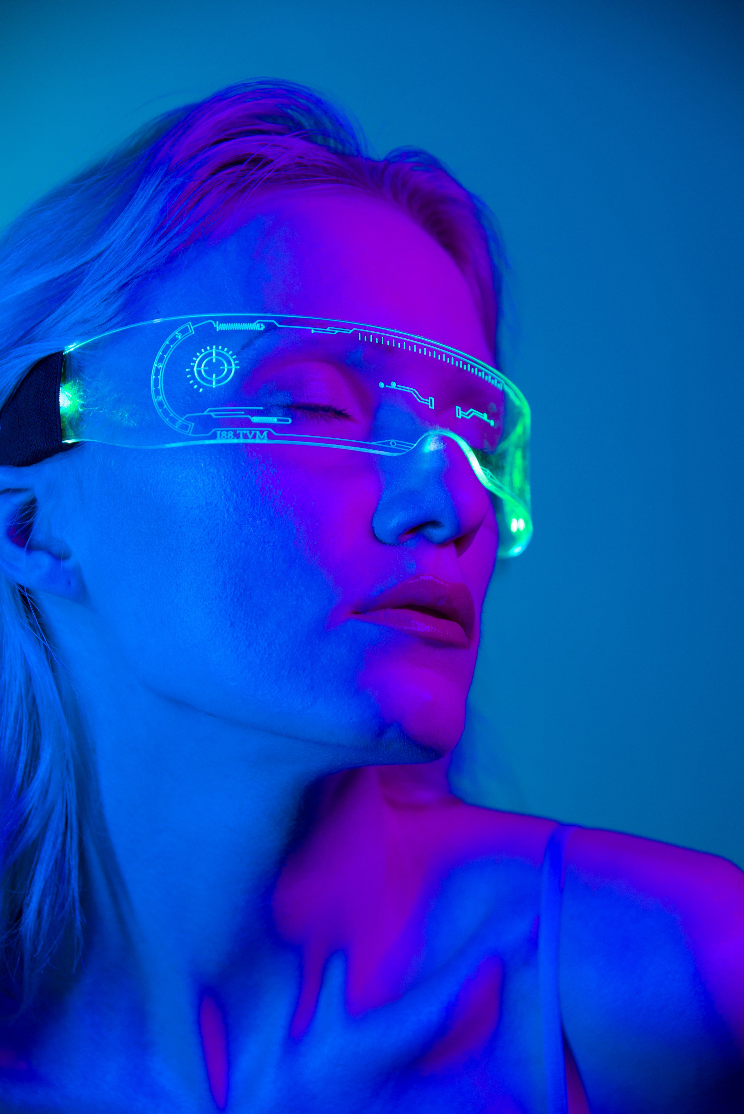 Мария Тихонова. Неон