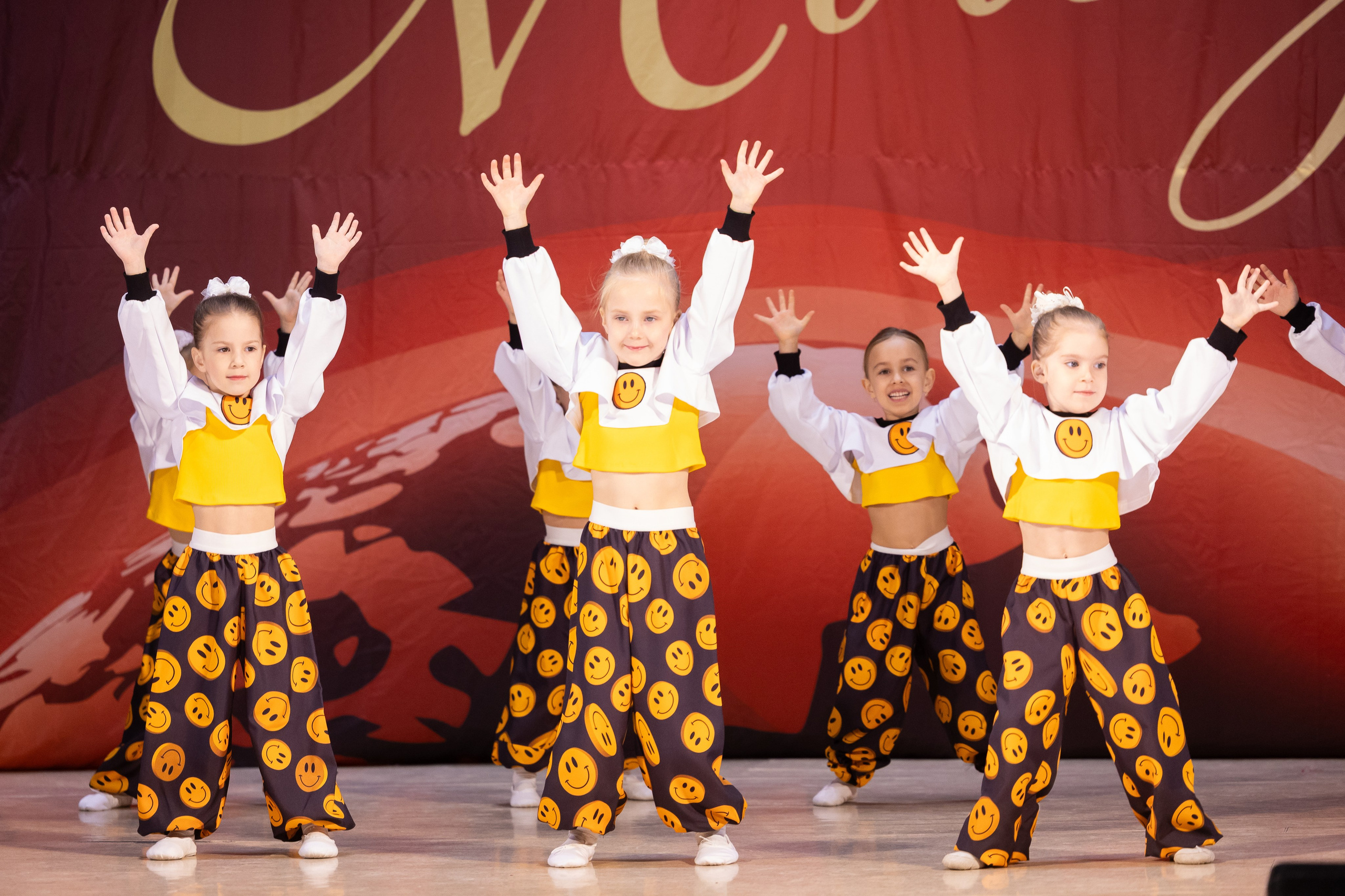 9 ноября, танцевальные номера, г. Волгоград. Золотое яблочко