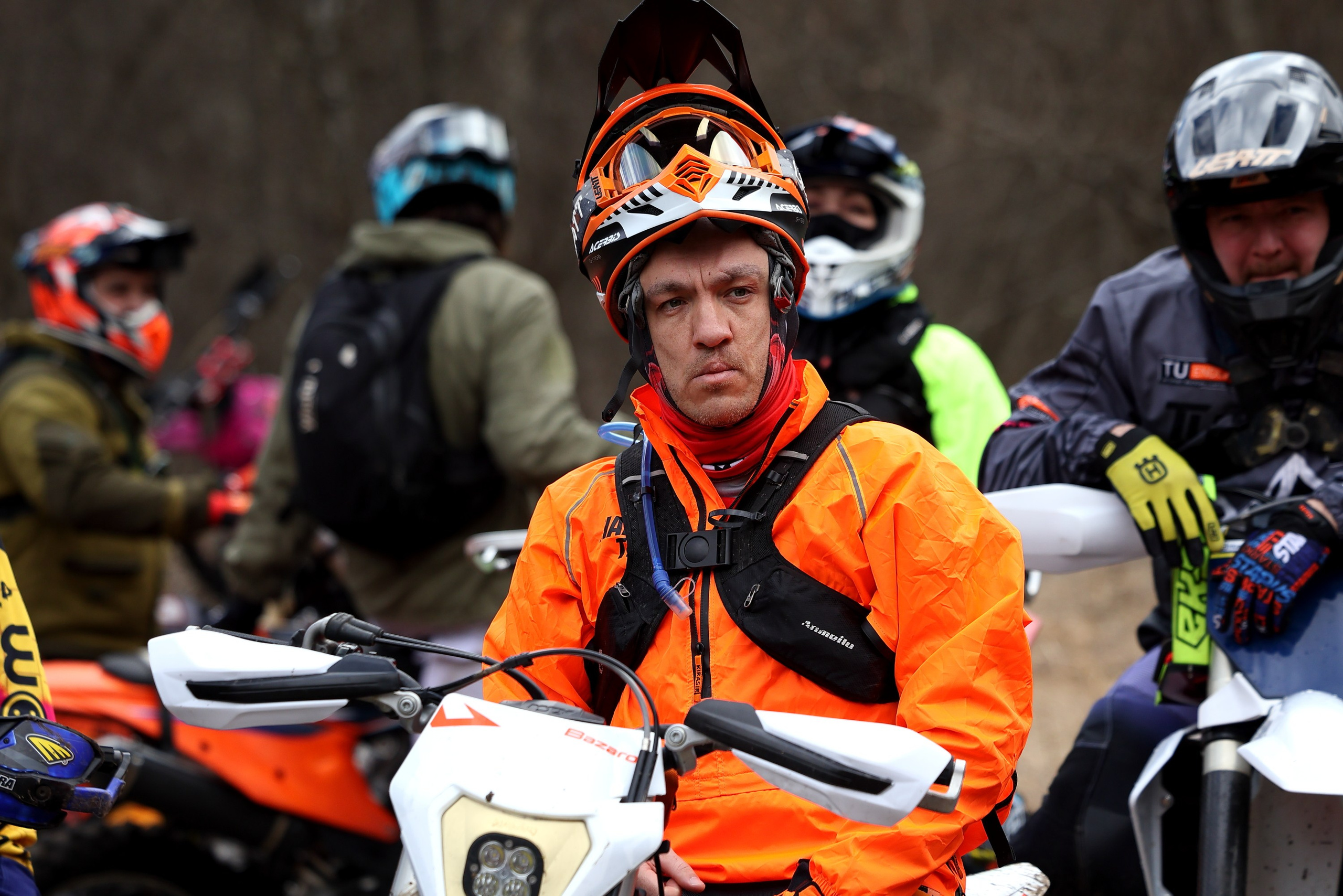 Репортажная фотосъемка выезда на эндуро мотоциклах в Кисловодск с НашиТуры. 