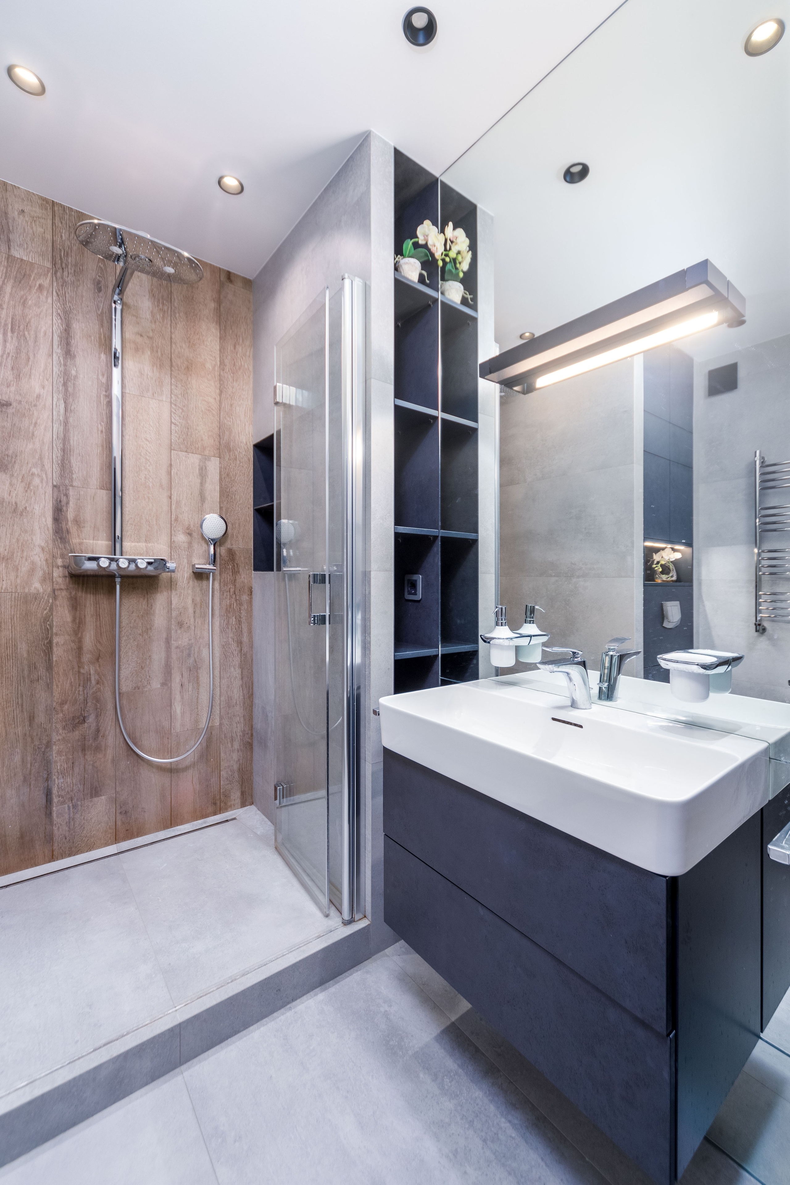 Фото интерьера санузла в четырехкомнатной квартире в Минске