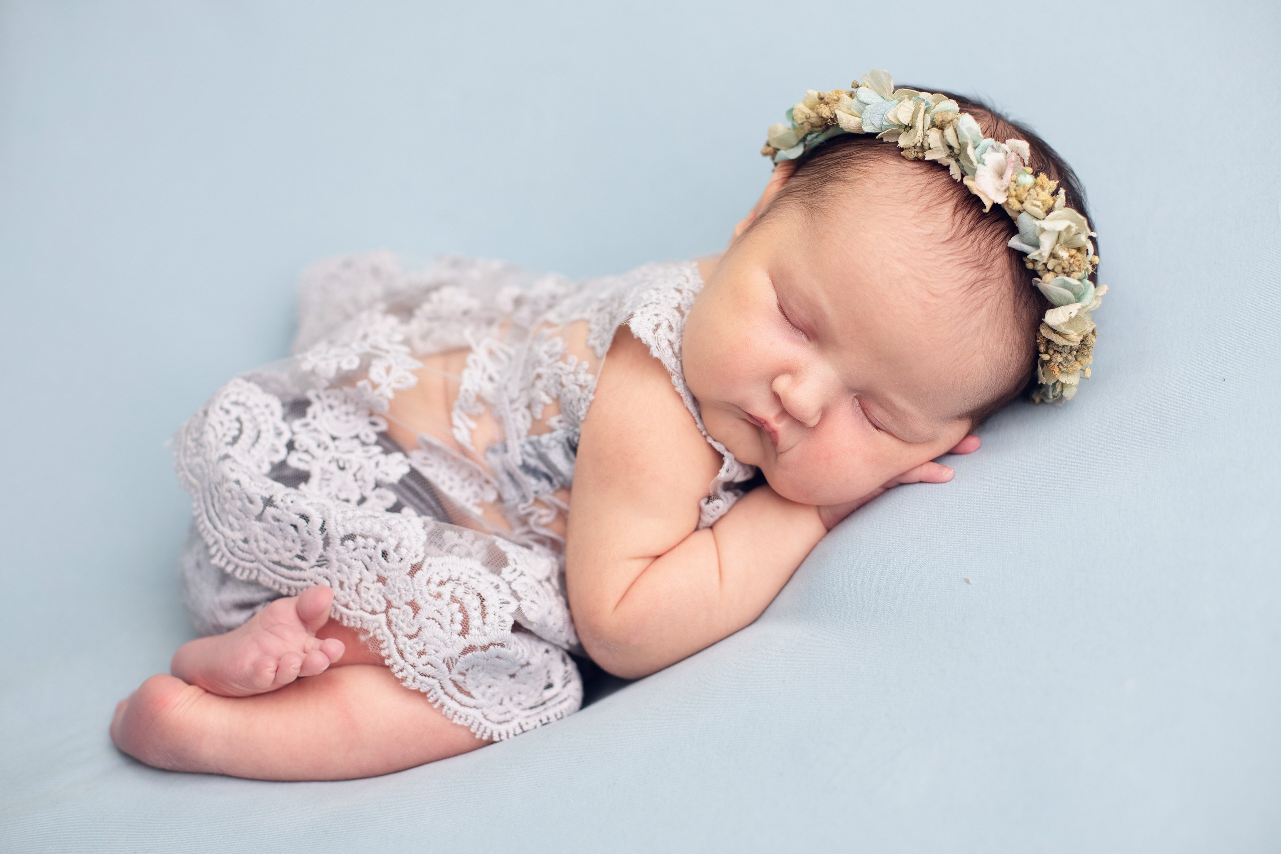 Василиса. Фотограф новорожденных в г. Россошь Виктория Нечепуренко