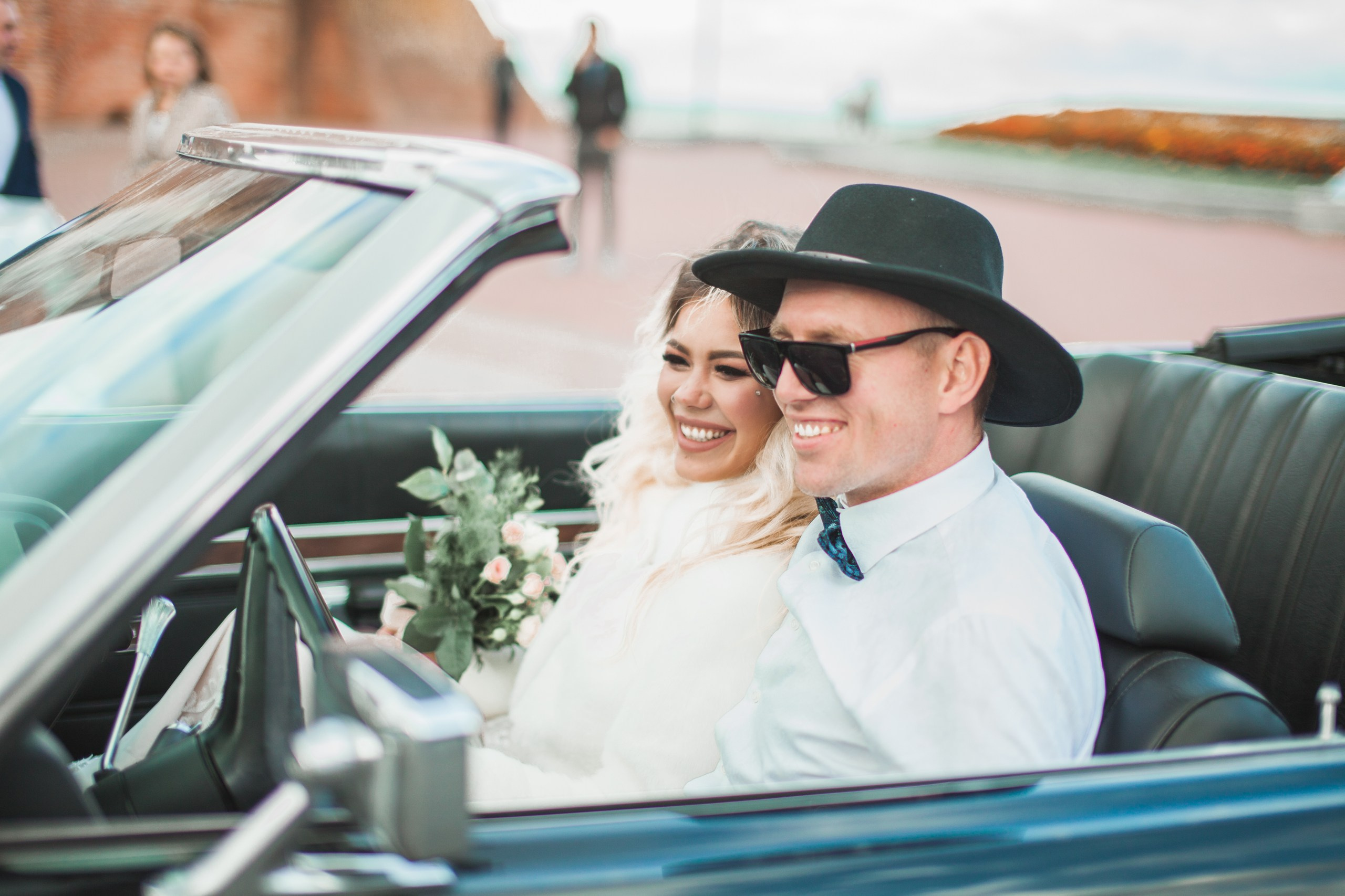 Свадебная фотосессия на улицах Нижнего Новгорода. Фотограф на крещение и венчание в Нижнем Новгороде.Свадебный Фотограф