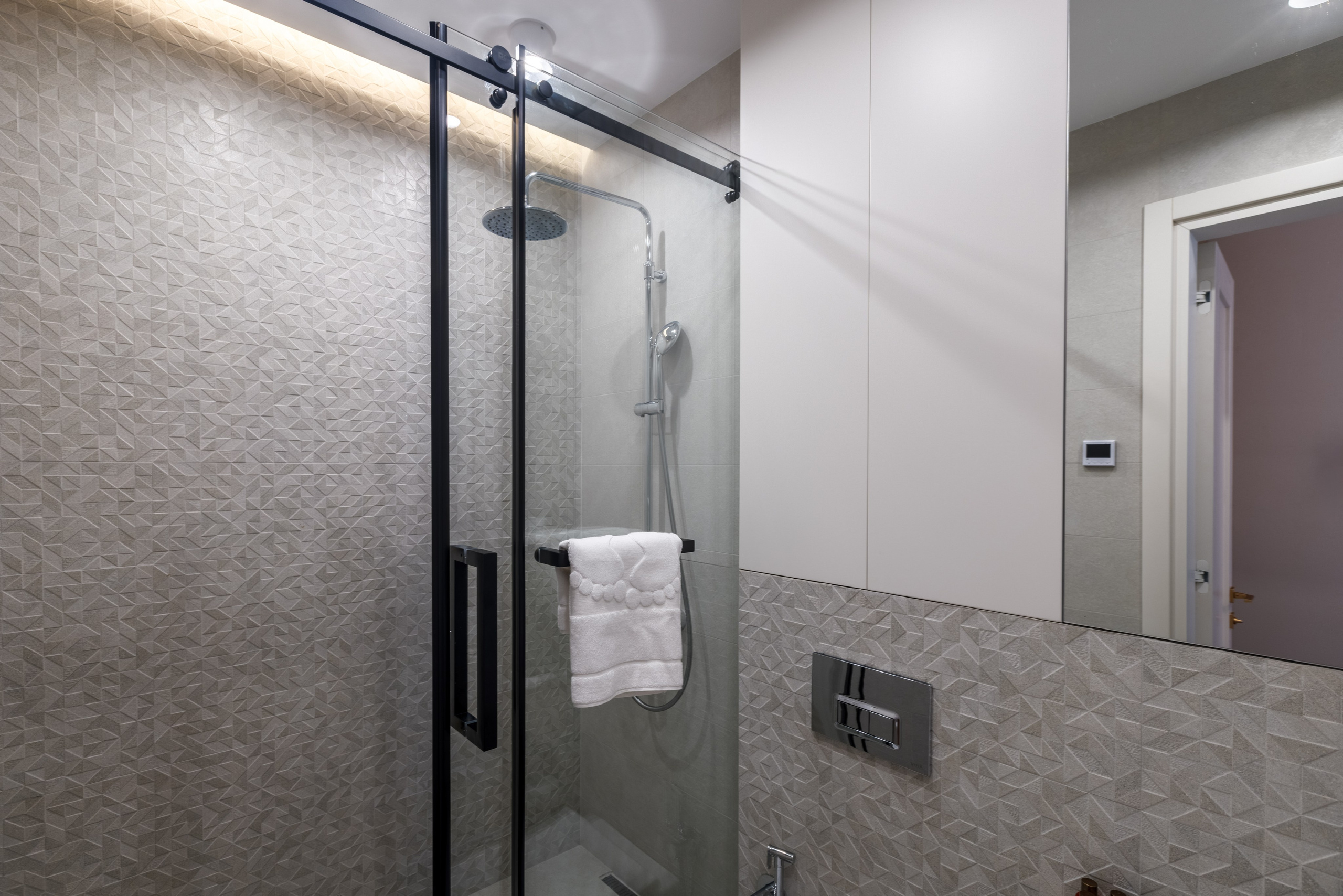 BELLEVUE RESIDENCE by HILTON. Режиссёр, клипмейкер, фотограф — Андрей Охота