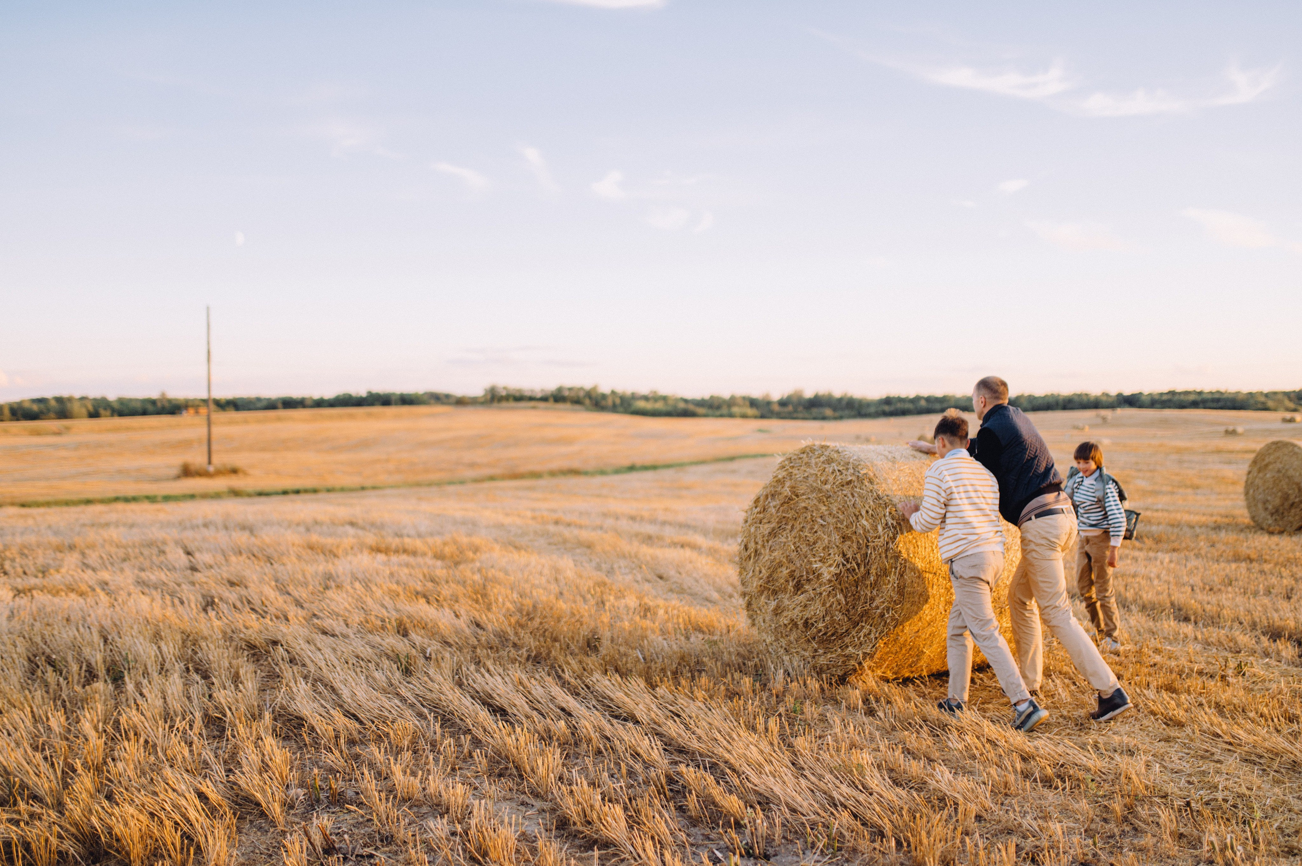 Семейная фотосессия на улице. Wedding photograph in europe Vasencev Alexey
