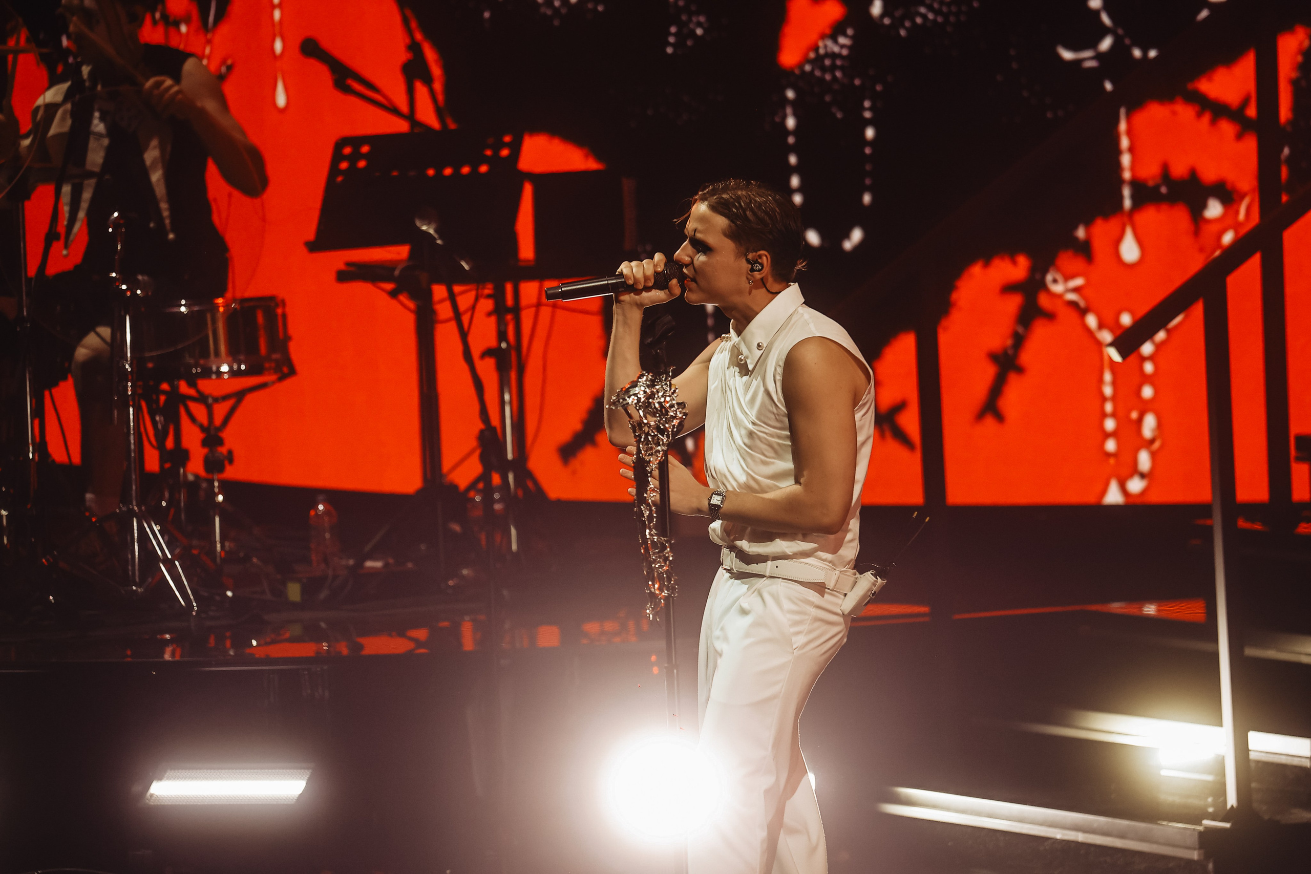 ВАНЯ ДМИТРИЕНКО