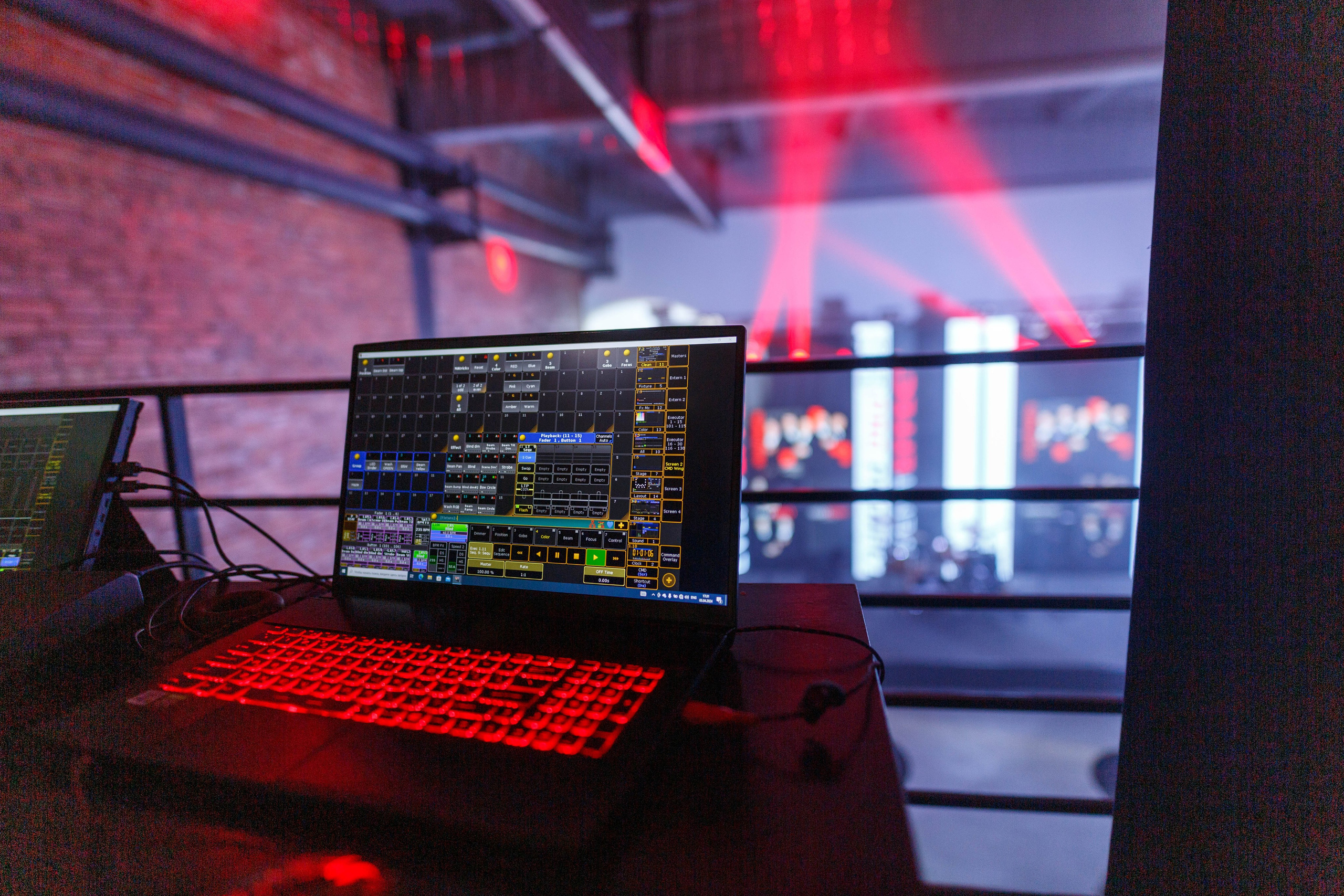 EventEffect HR вечеринка. Репортажный и портретный фотограф во Владивостоке Шегай Андрей