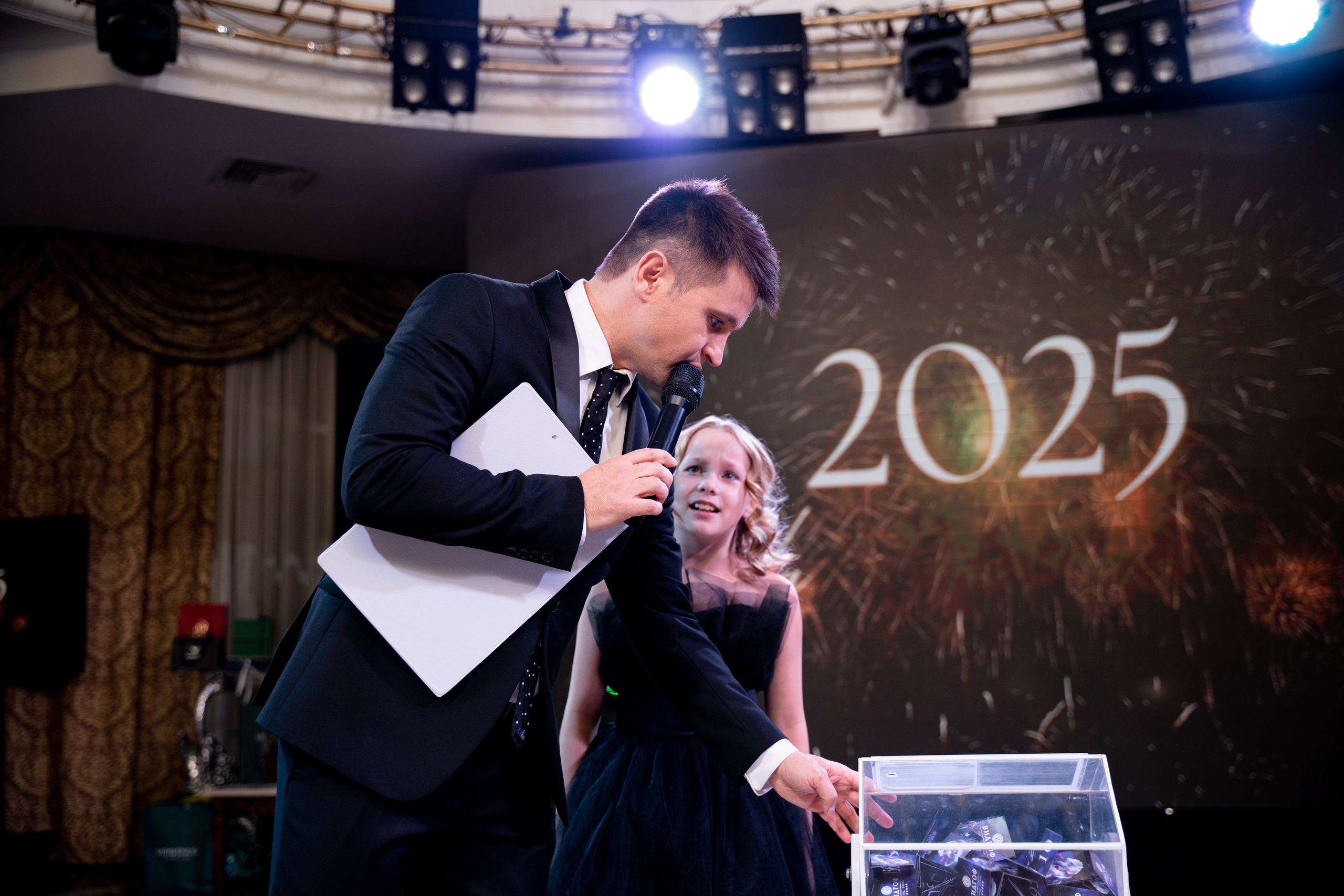 НОВОГОДНЯЯ НОЧЬ 2025 ВИДГОФ. Фотограф на любое мероприятие