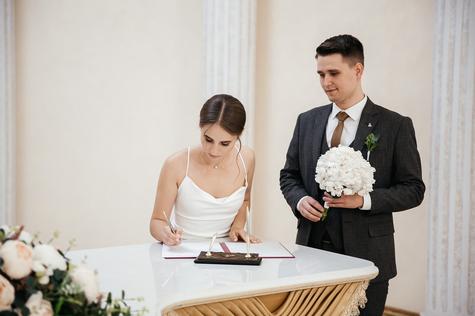 Фотосессия в студии, ЗАГСе и в студии. Свадебный, репортажный фотограф Дмитрий Макарченко