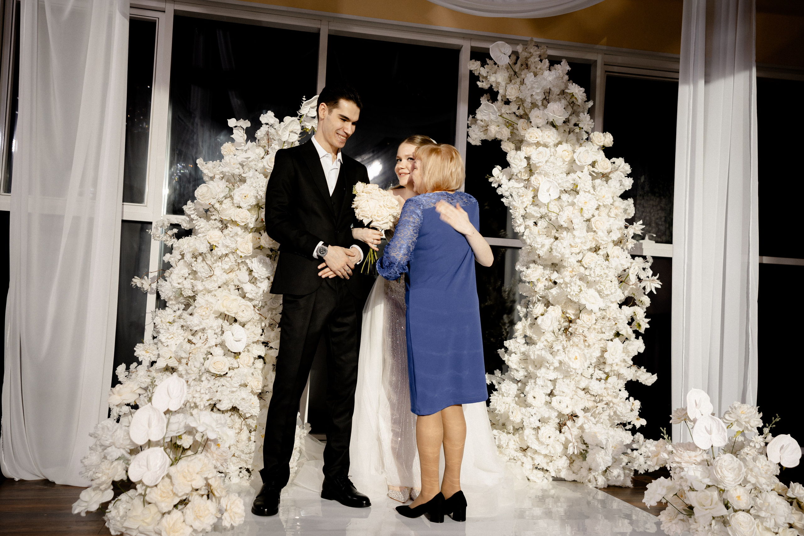 СВАДЕБНАЯ СЬЕМКА СБОРОВ В ОТЕЛЕ И ВЫЕЗД НА ЦЕРЕМОНИЮ (СНЯТО В СИБИРЕ В НИЖНЕВАРТОВСКЕ). Профессиональный фотограф, Санкт-Петербург — Виктория Богомолова