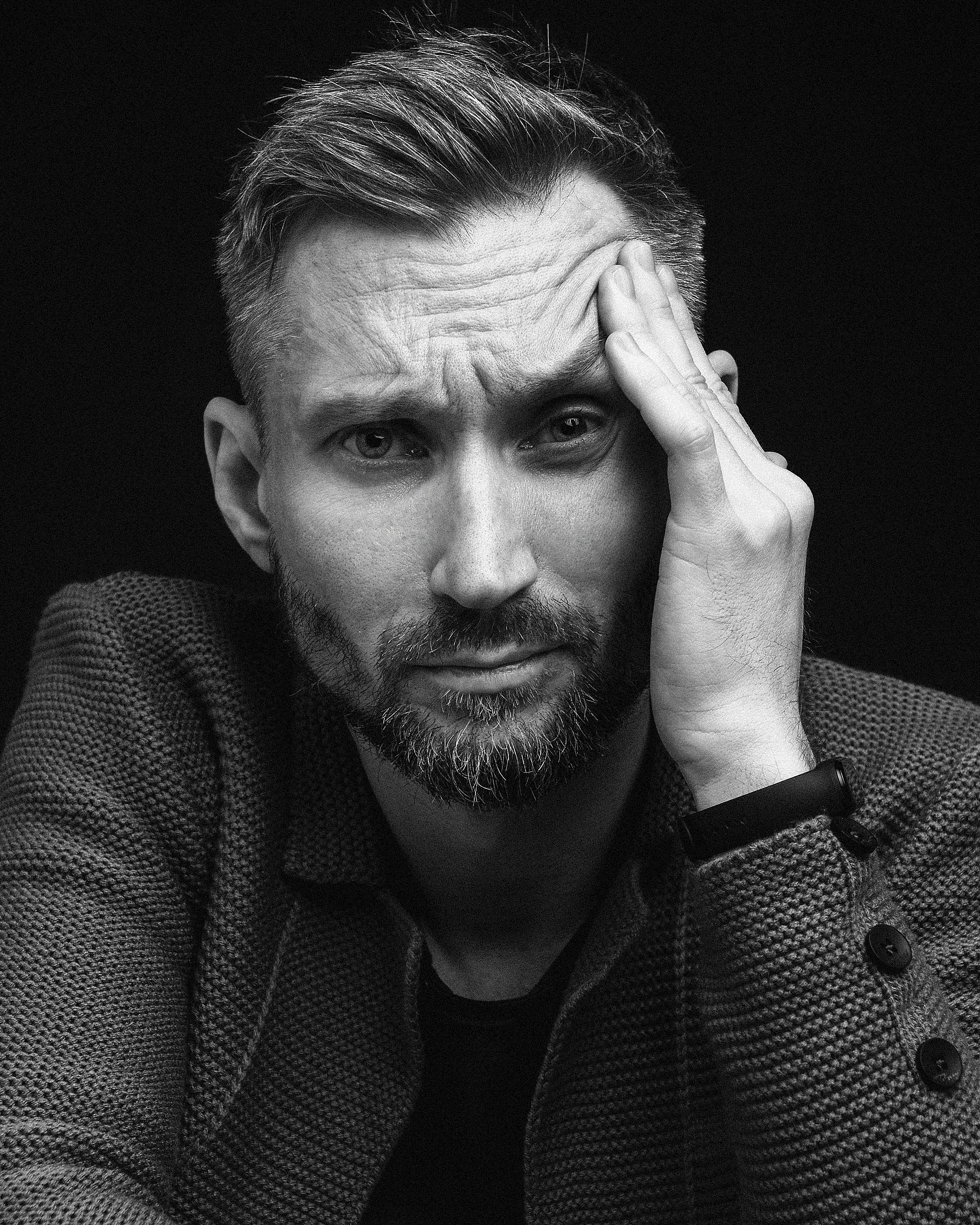 Деловой портрет. Фотосъемка для маркетплейс в Краснодаре