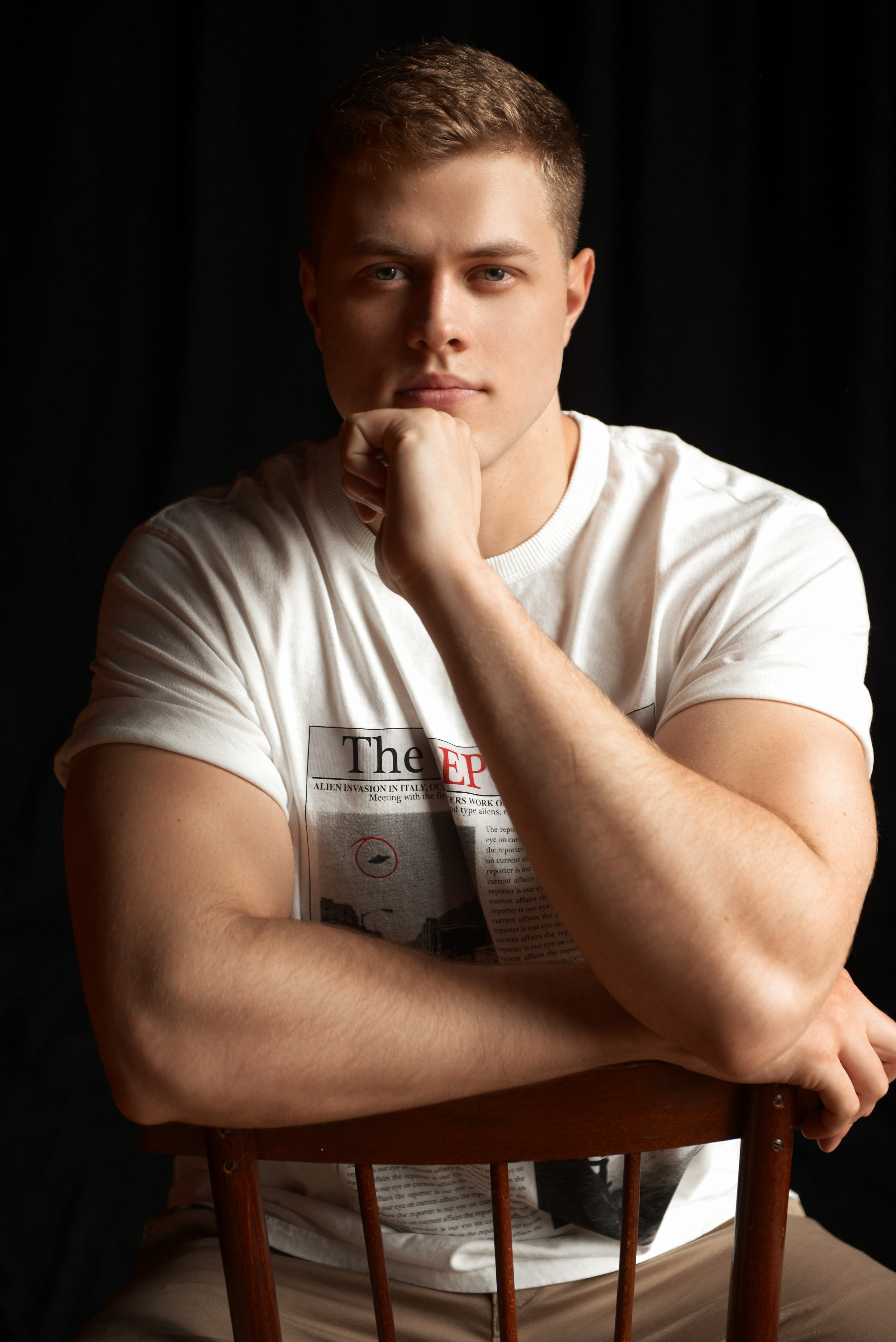 Деловой портрет. Фотосъемка для маркетплейс в Краснодаре