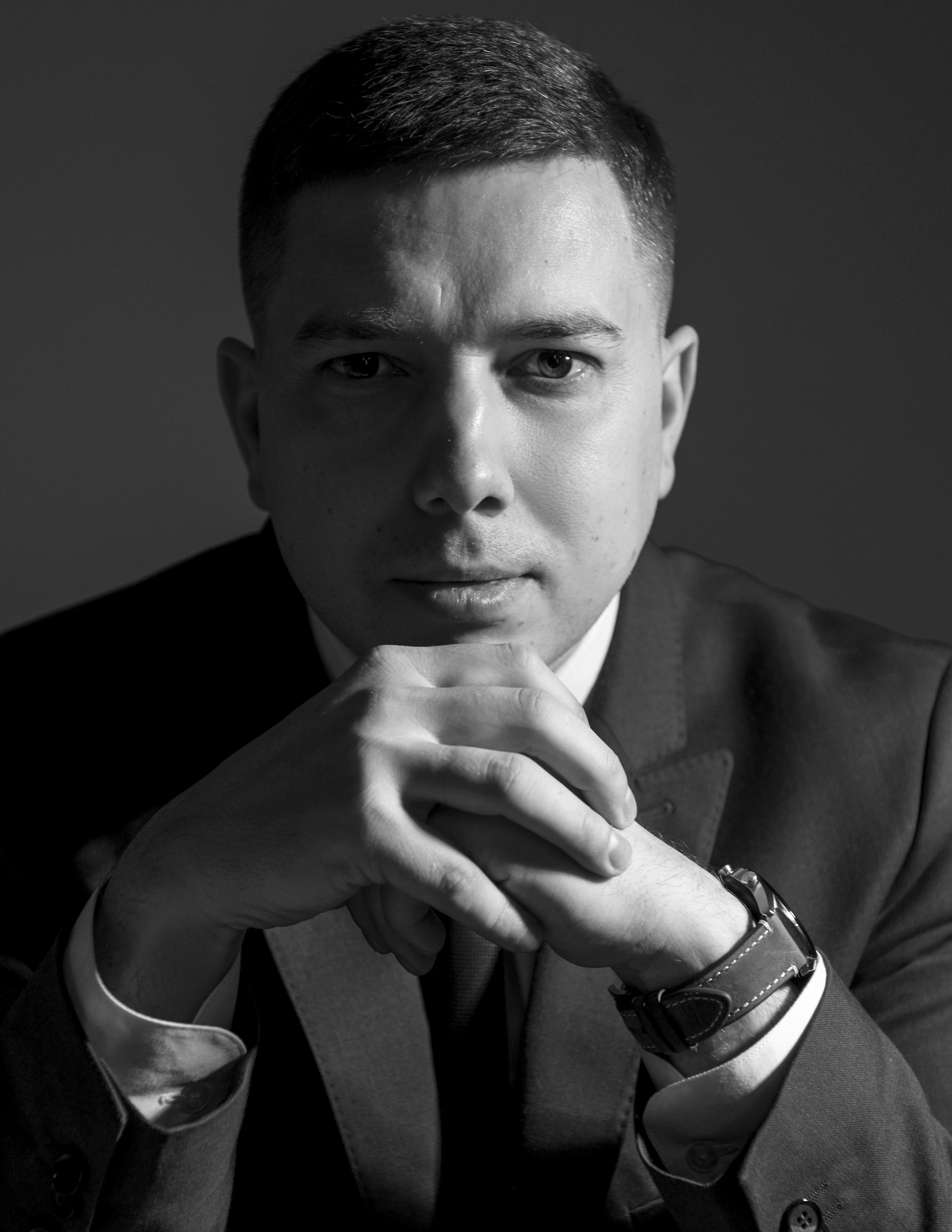 Деловой портрет. Фотосъемка для маркетплейс в Краснодаре