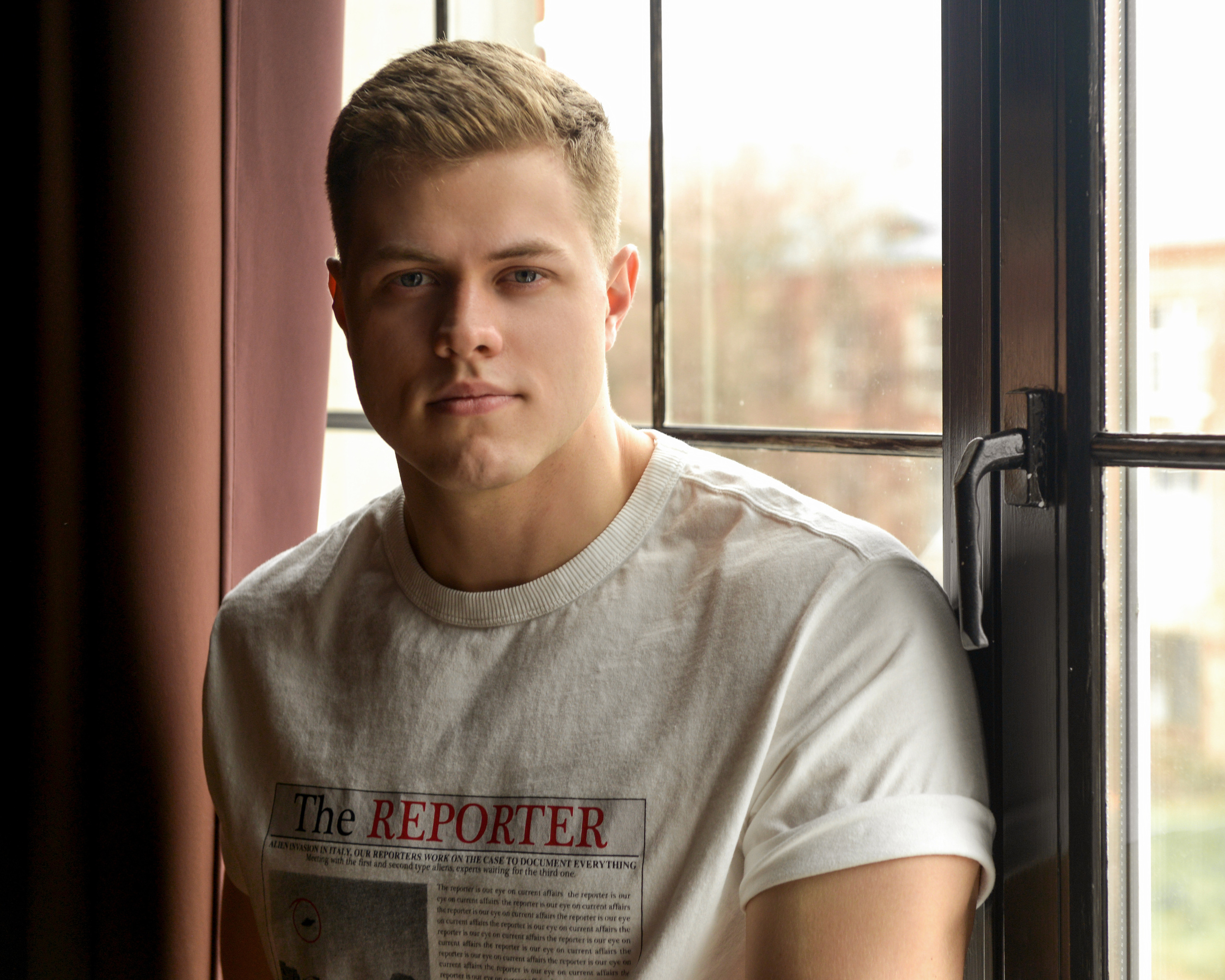 Деловой портрет. Фотосъемка для маркетплейс в Краснодаре