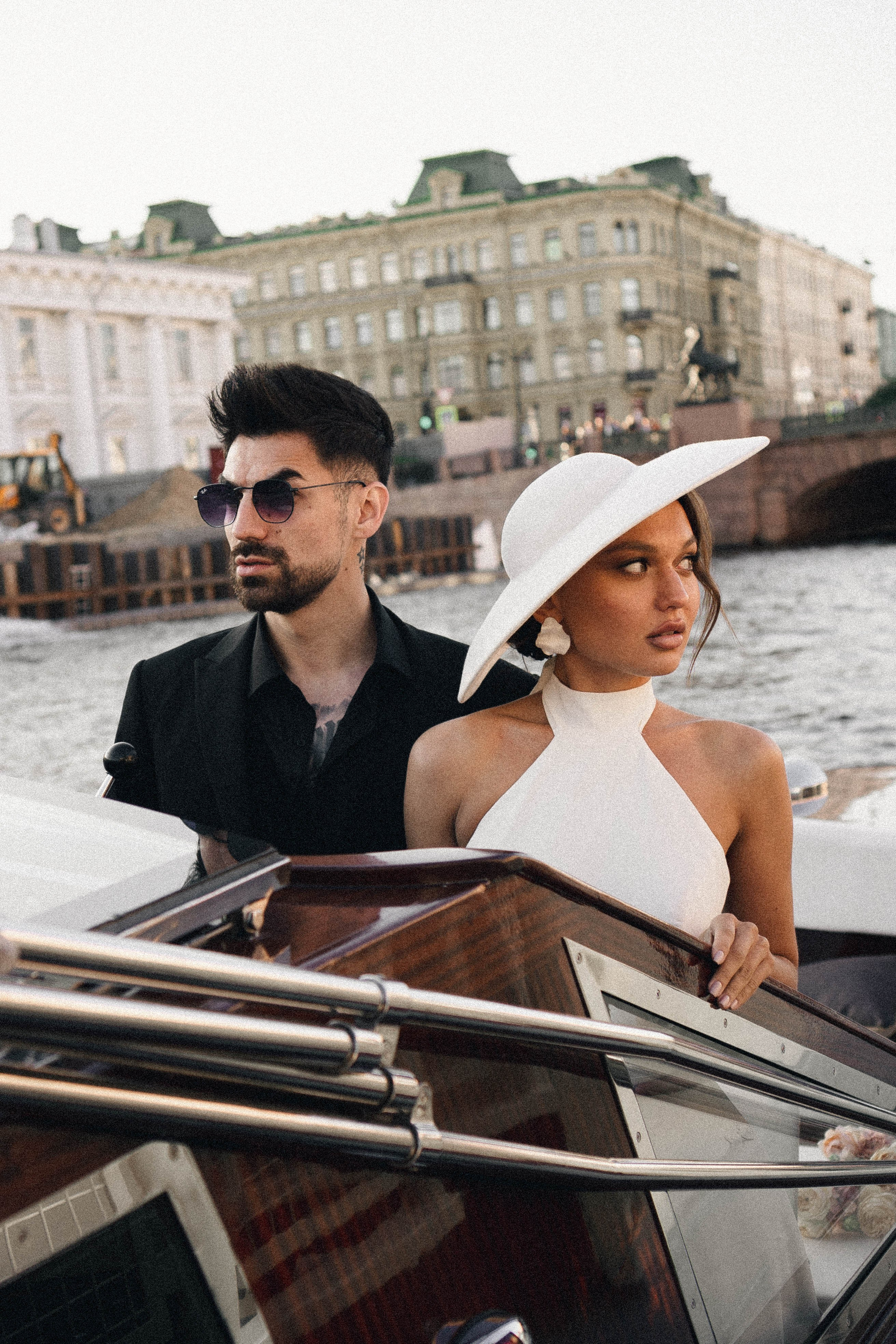 СВАДЕНБНАЯ СЬЕМКА НА КАТЕРЕ ПО КАНАЛАМ САНКТ-ПЕТЕРБУРГА И В АКВАТОРИИ НЕВЫ. Профессиональный фотограф, Санкт-Петербург — Виктория Богомолова