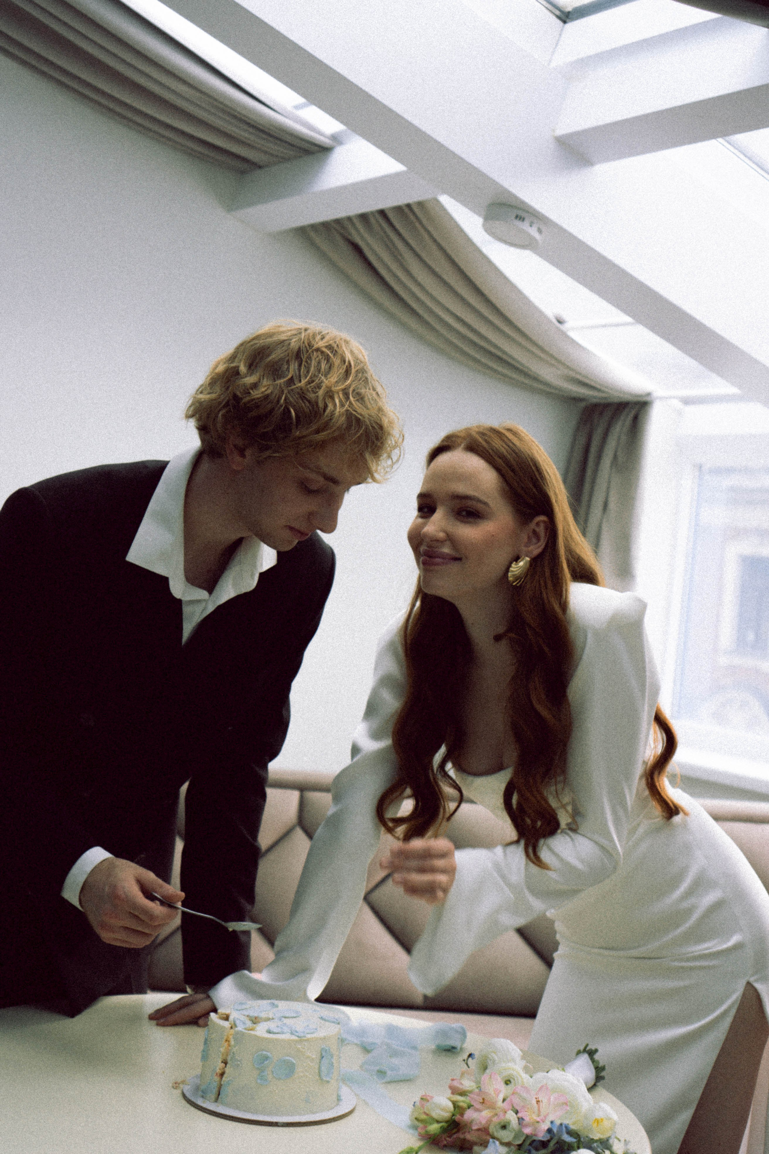 СВАДЕБНАЯ СЬЕМКА В ОТЕЛЕ. СБОРЫ ЖЕНИХА И НЕВЕСТЫ И ТАКЖЕ ТОР И ПОДГОТОВКА К ПРОГУЛКЕ. Профессиональный фотограф, Санкт-Петербург — Виктория Богомолова