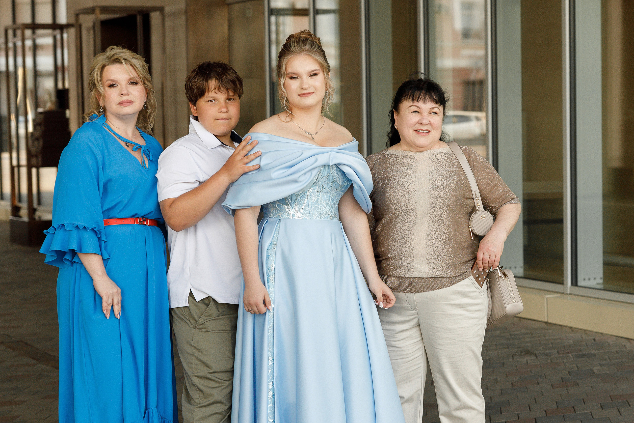 Выпускной вечер 13 школа (Индивидуальная съемка). Photoalbum-vl.ru