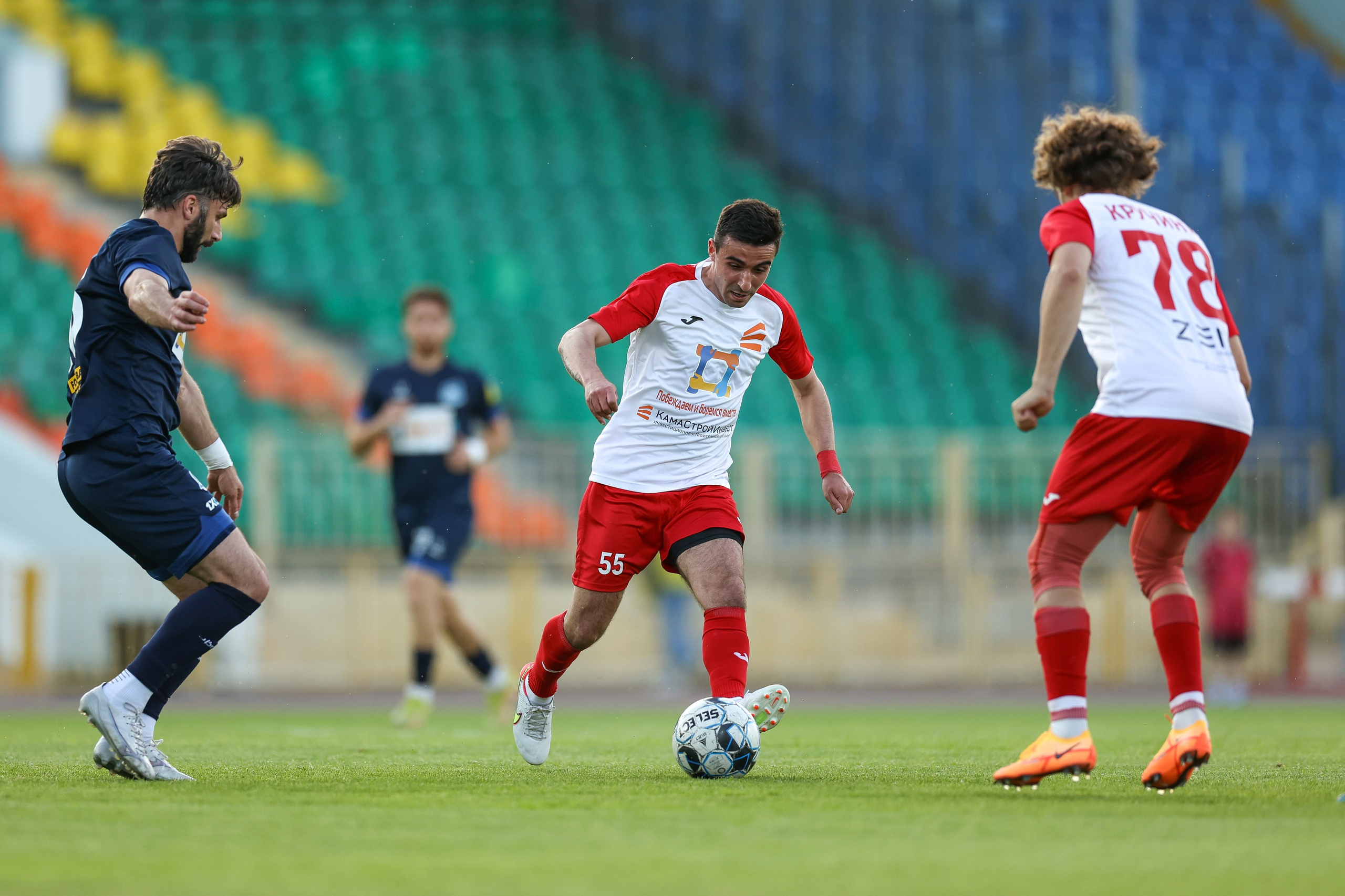 Благотворительный футбольный матч Друзья Бурмистрова vs ФК Fight Nights. Спортивный репортажный фотограф Казань Нафис Сиразетдинов