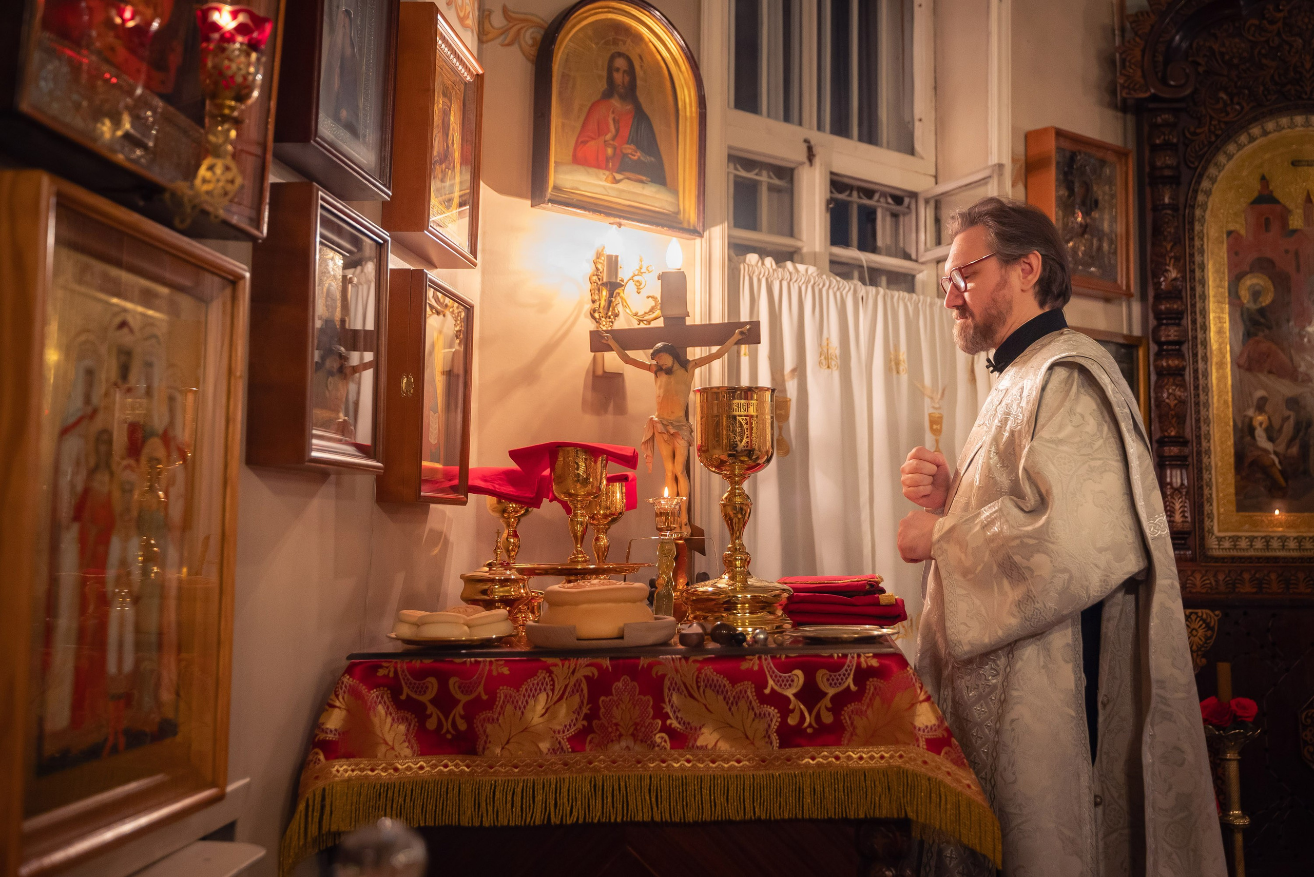 Богородский храм. Пасха. Полунощница, Божественная литургия. Антон и Татьяна Денисенко — В храме