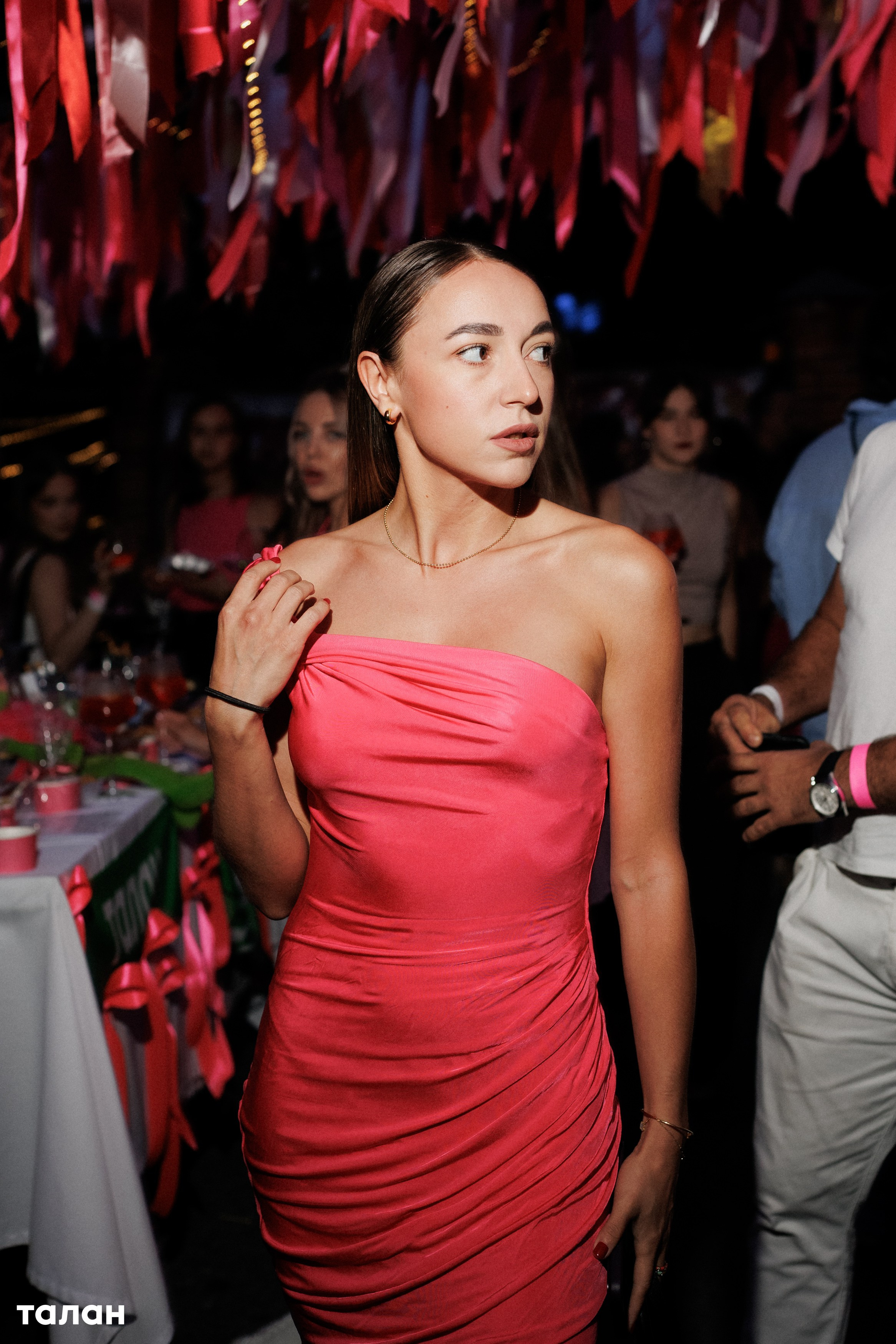 ВИНОТЕКА [бар+магаз] — BIRTHDAY PARTY. СВОИ. ФОТООТЧЕТЫ-СОБЫТИЯ-МЕСТА