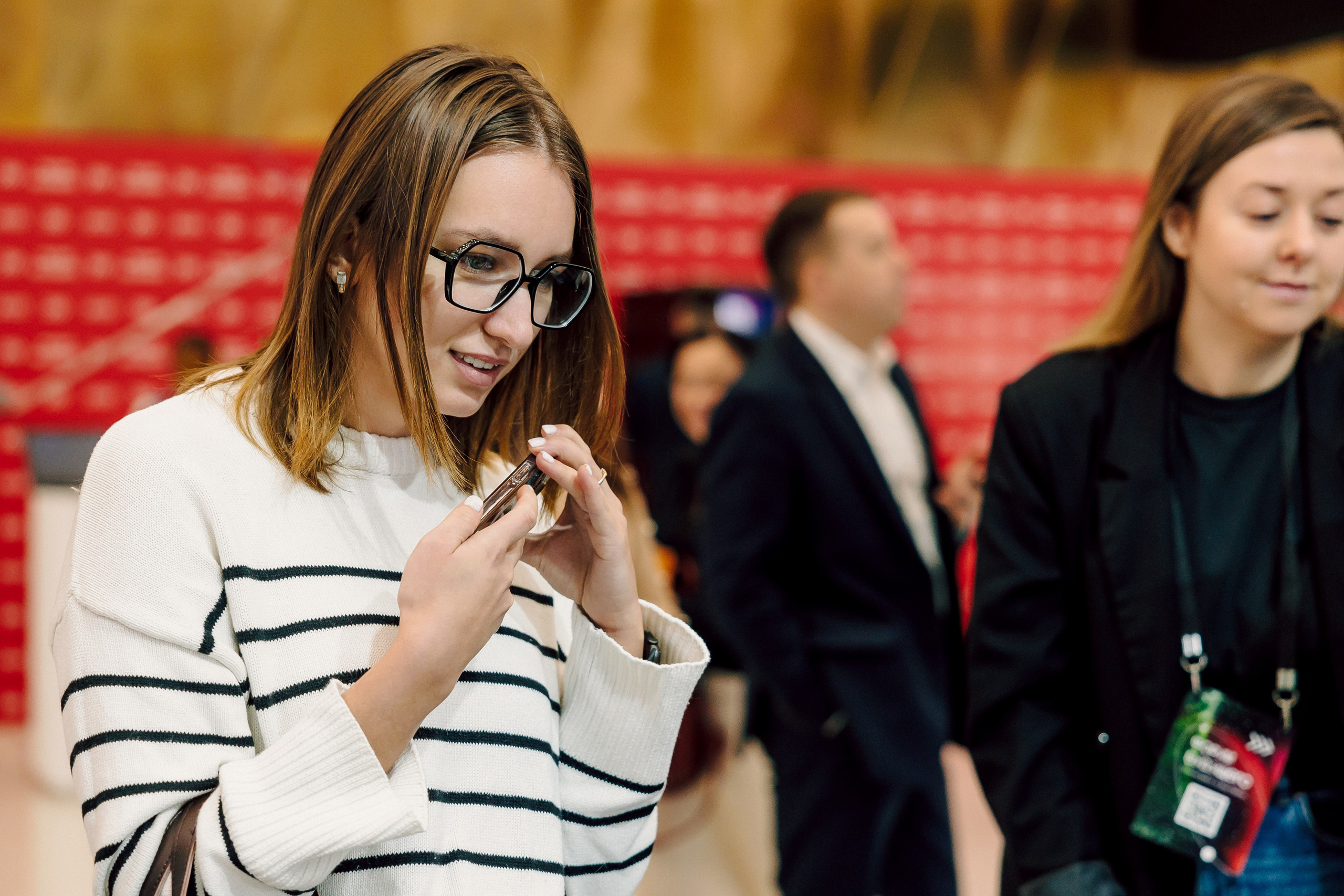 СКБ Контур — Форум будущего — Стенд. Лёшка Варзегов — фотограф