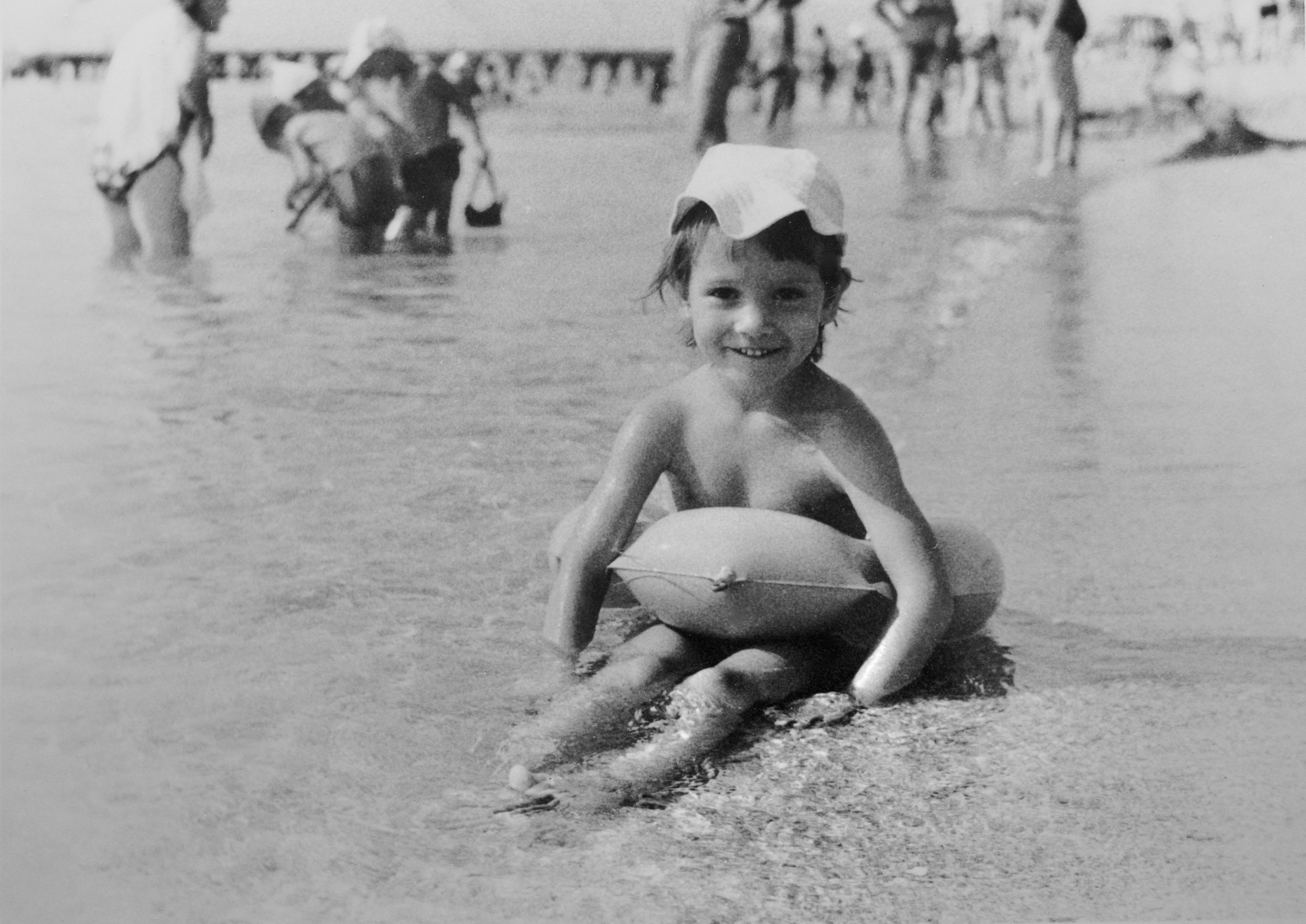 Личные фото. Школьные выпускные альбомы в Москве Марина Николаева