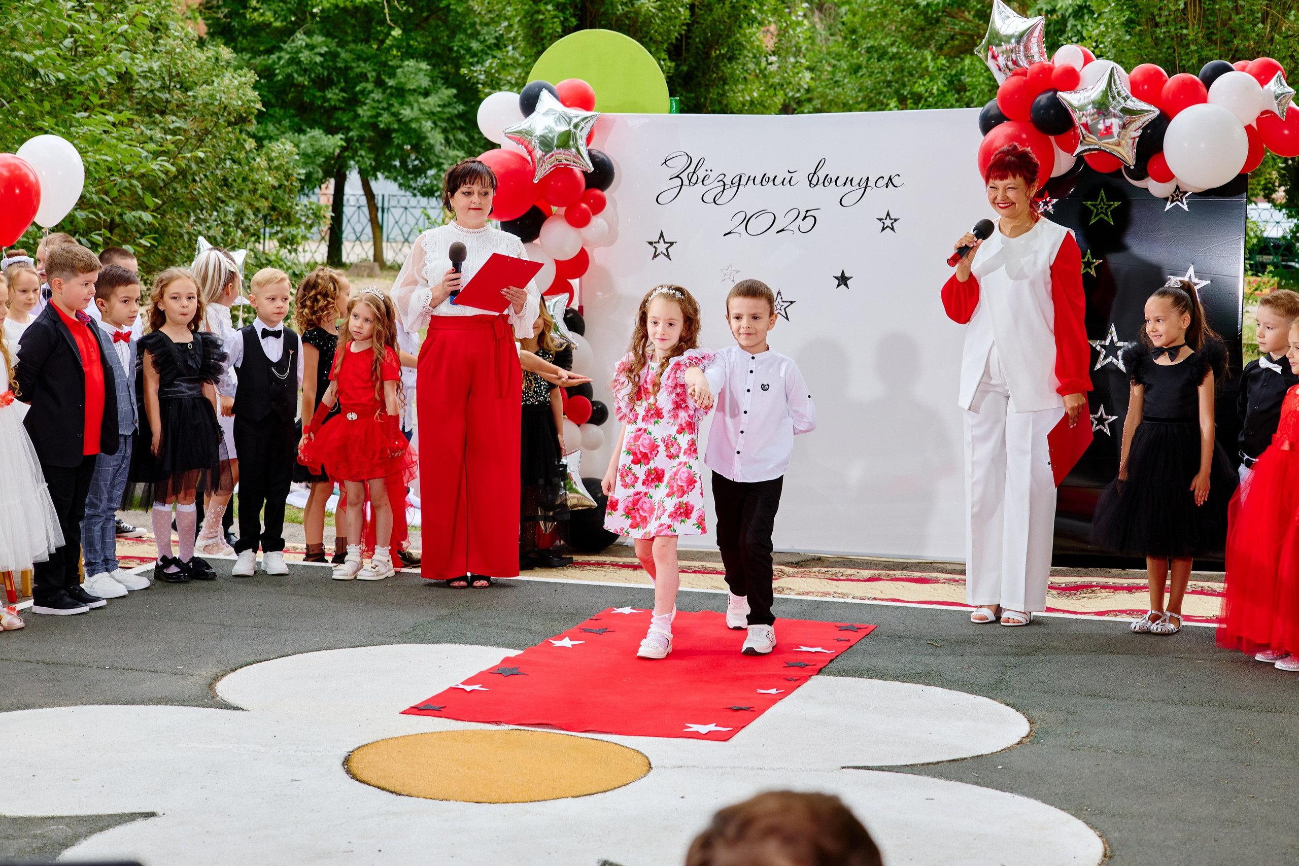 Выпускной 45 сад. Фотограф Выпускные альбомы Таганрог Сергей Коробченко