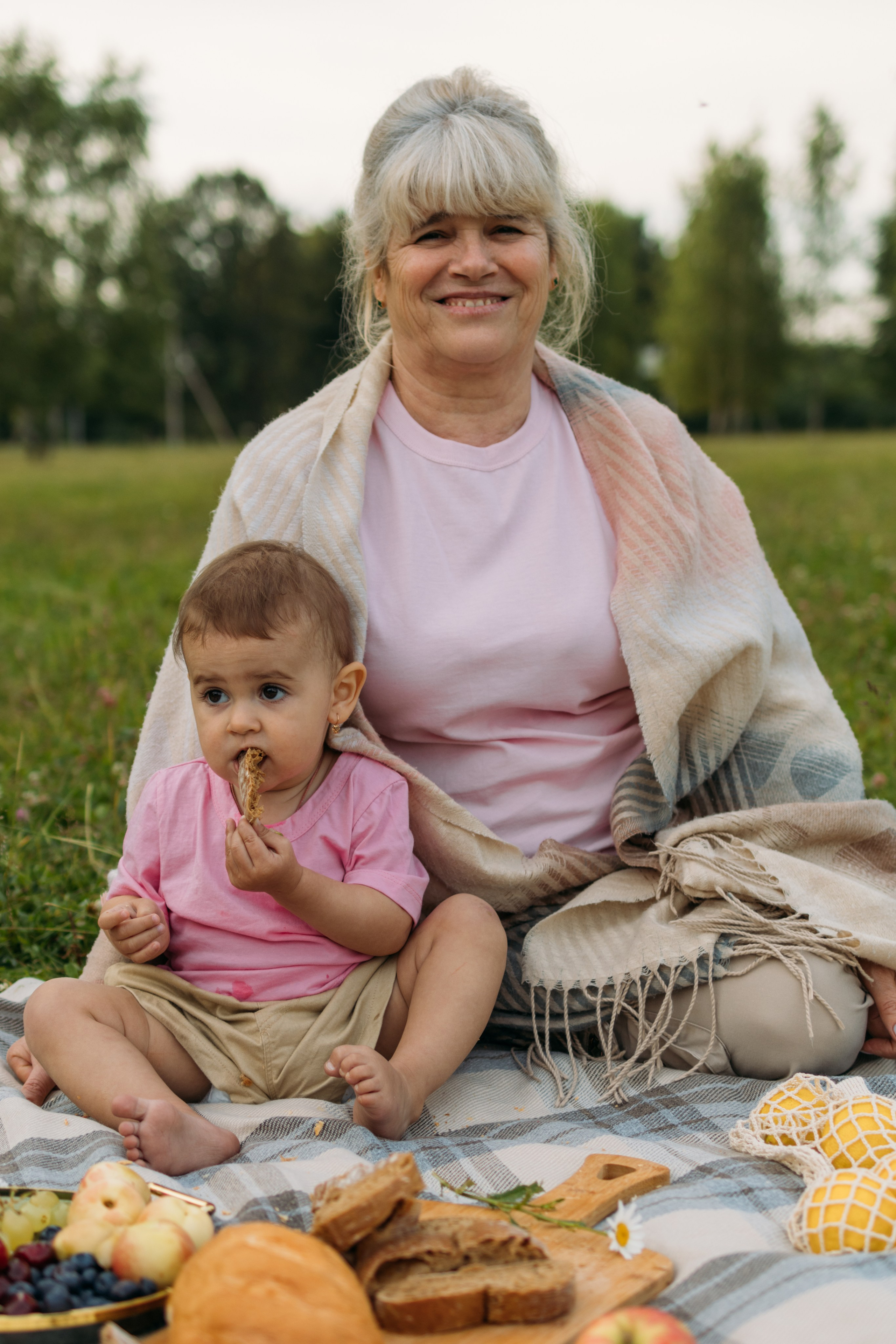 Бабушка с внуками. Фотограф Ирина Панина