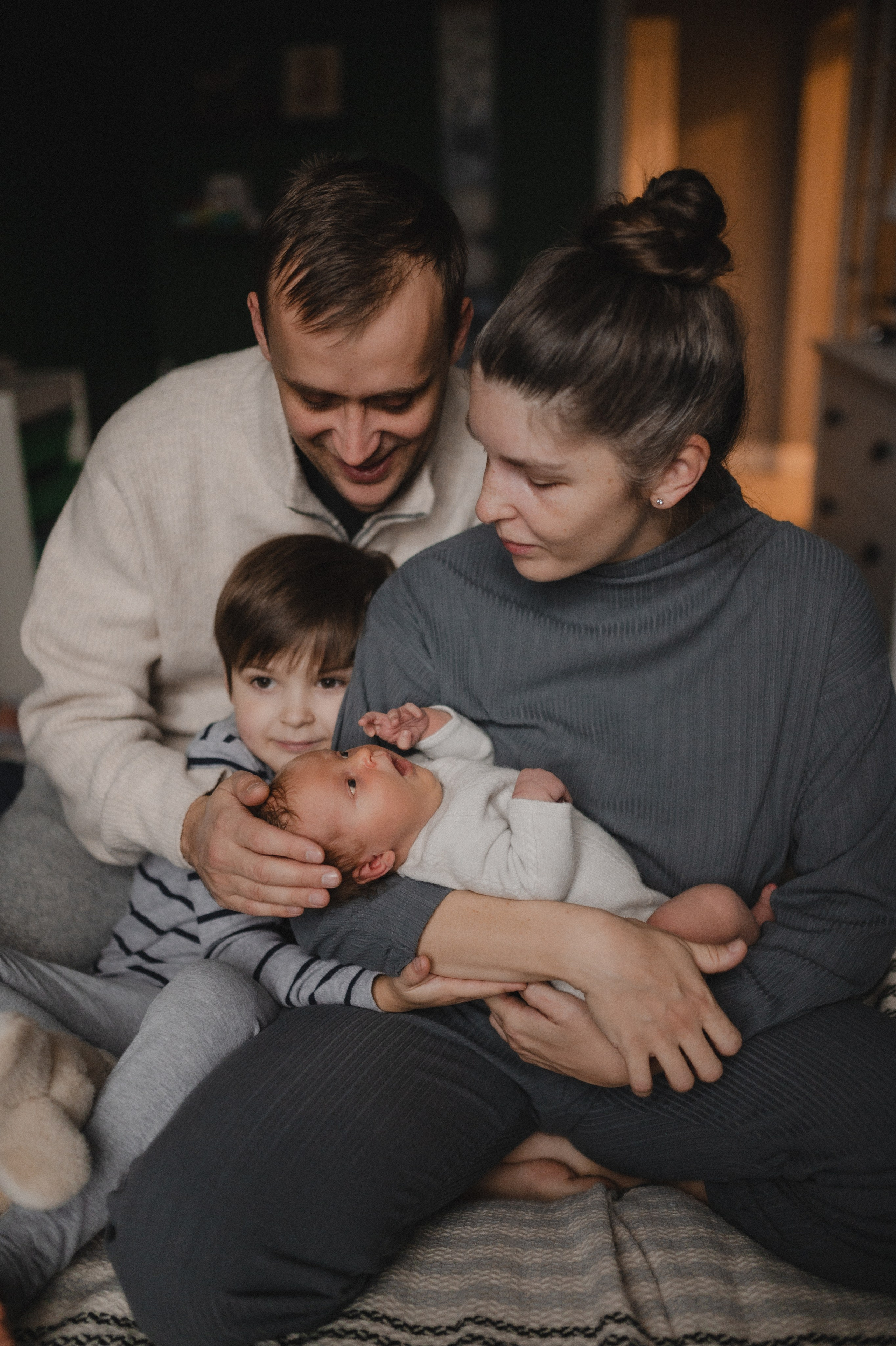 Дима, Нелли, Марк, Нина и Кира дома. Семейный и свадебный lifestyle-фотограф в Москве Мария Петрова