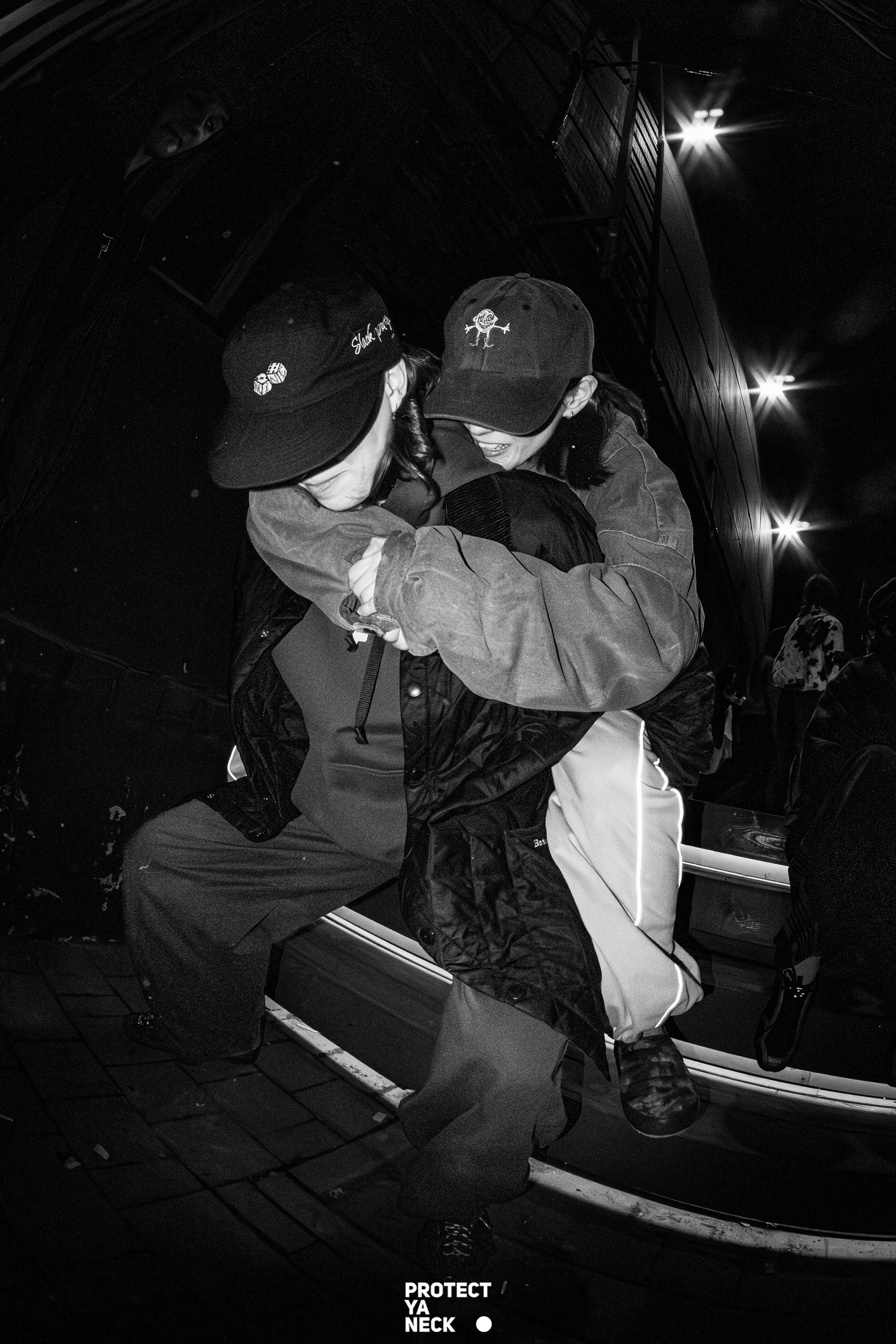 PROTECT YA NECK 22/03 (@youlovebu). Соня бу тебя сфоткала