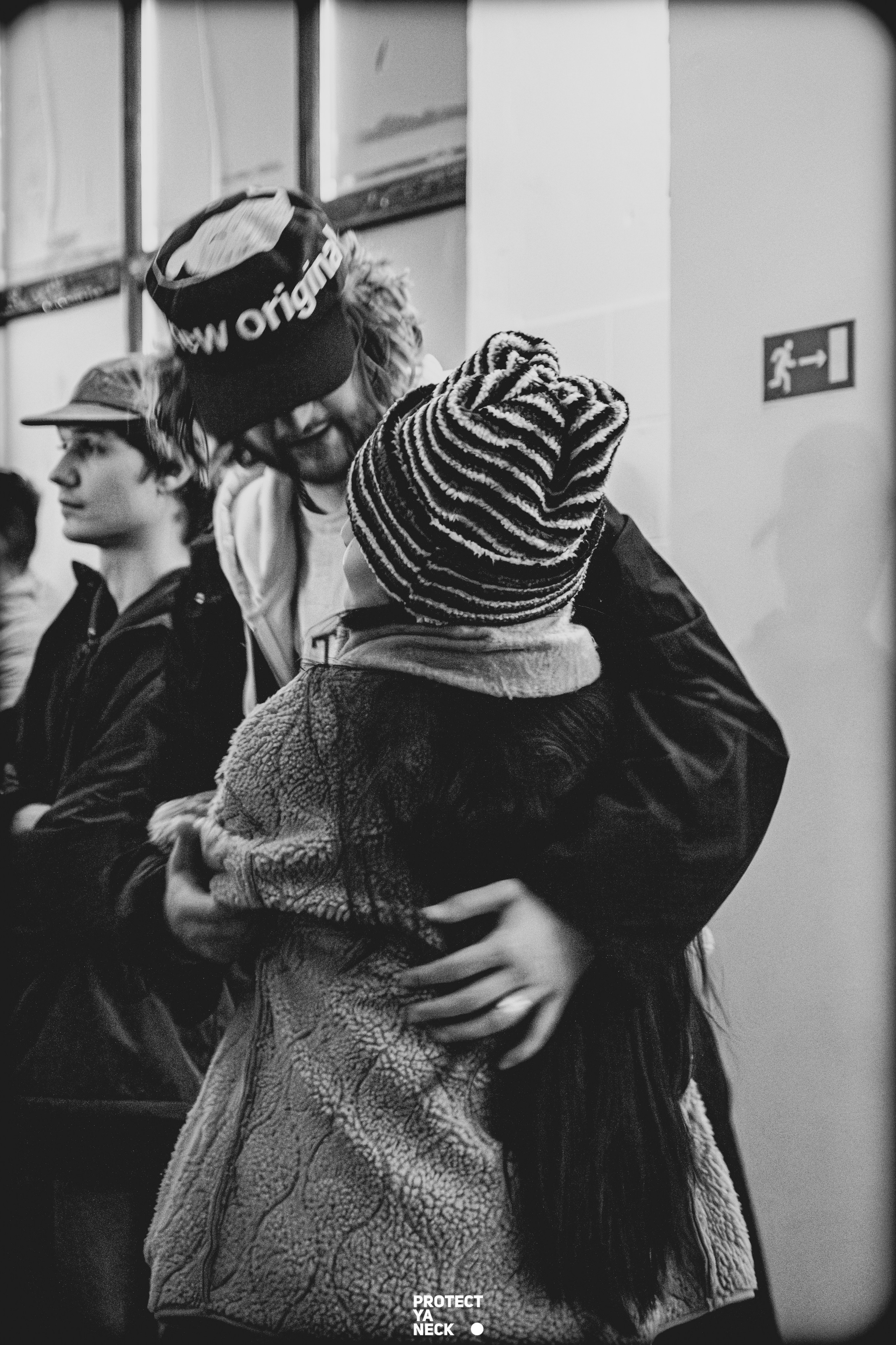 PROTECT YA NECK 22/03 (@youlovebu). Соня бу тебя сфоткала