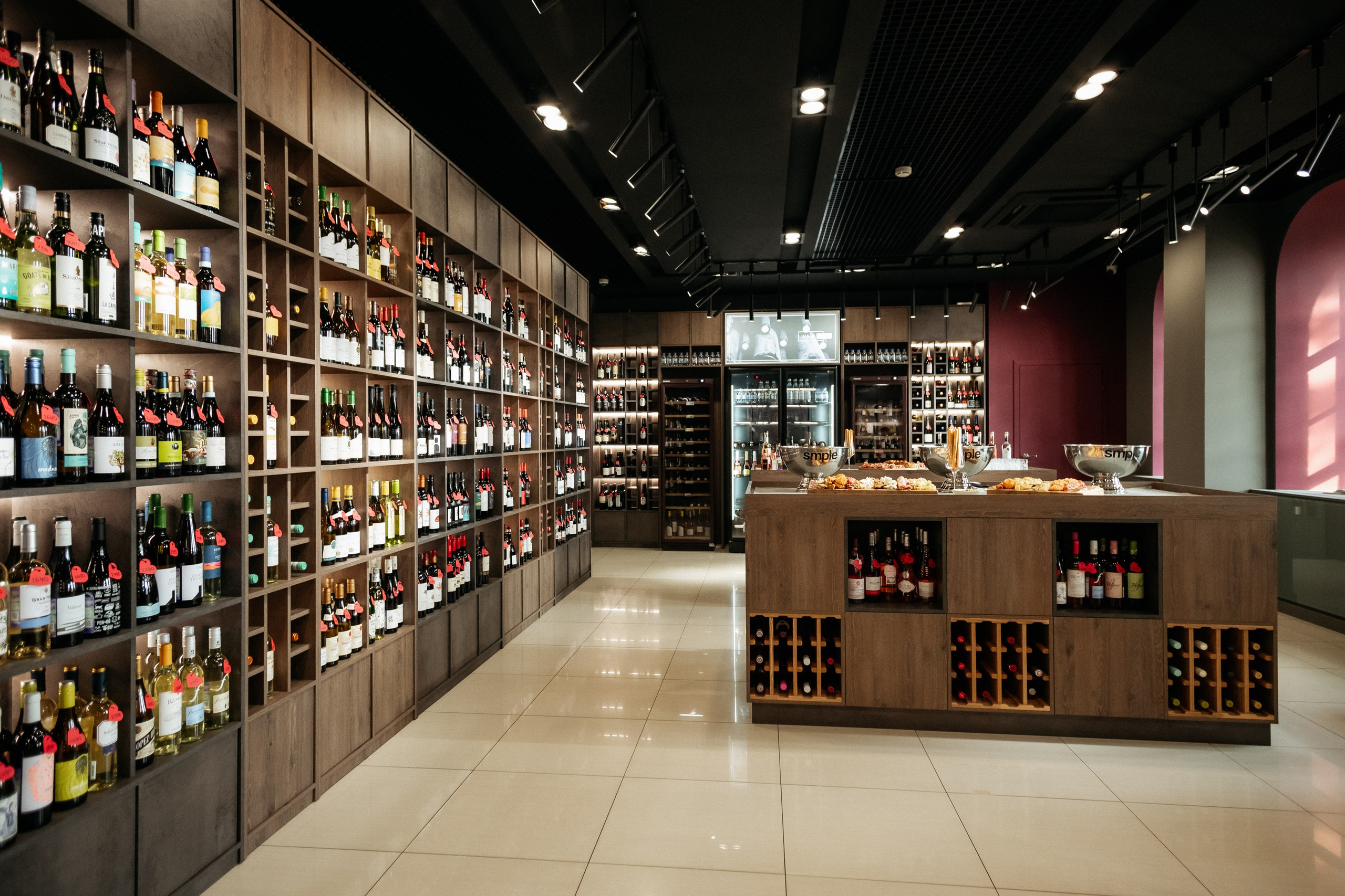 BY SIMPLE ВИНОТЕКА — ОТКРЫТИЕ. СВОИ. ФОТООТЧЕТЫ-СОБЫТИЯ-МЕСТА