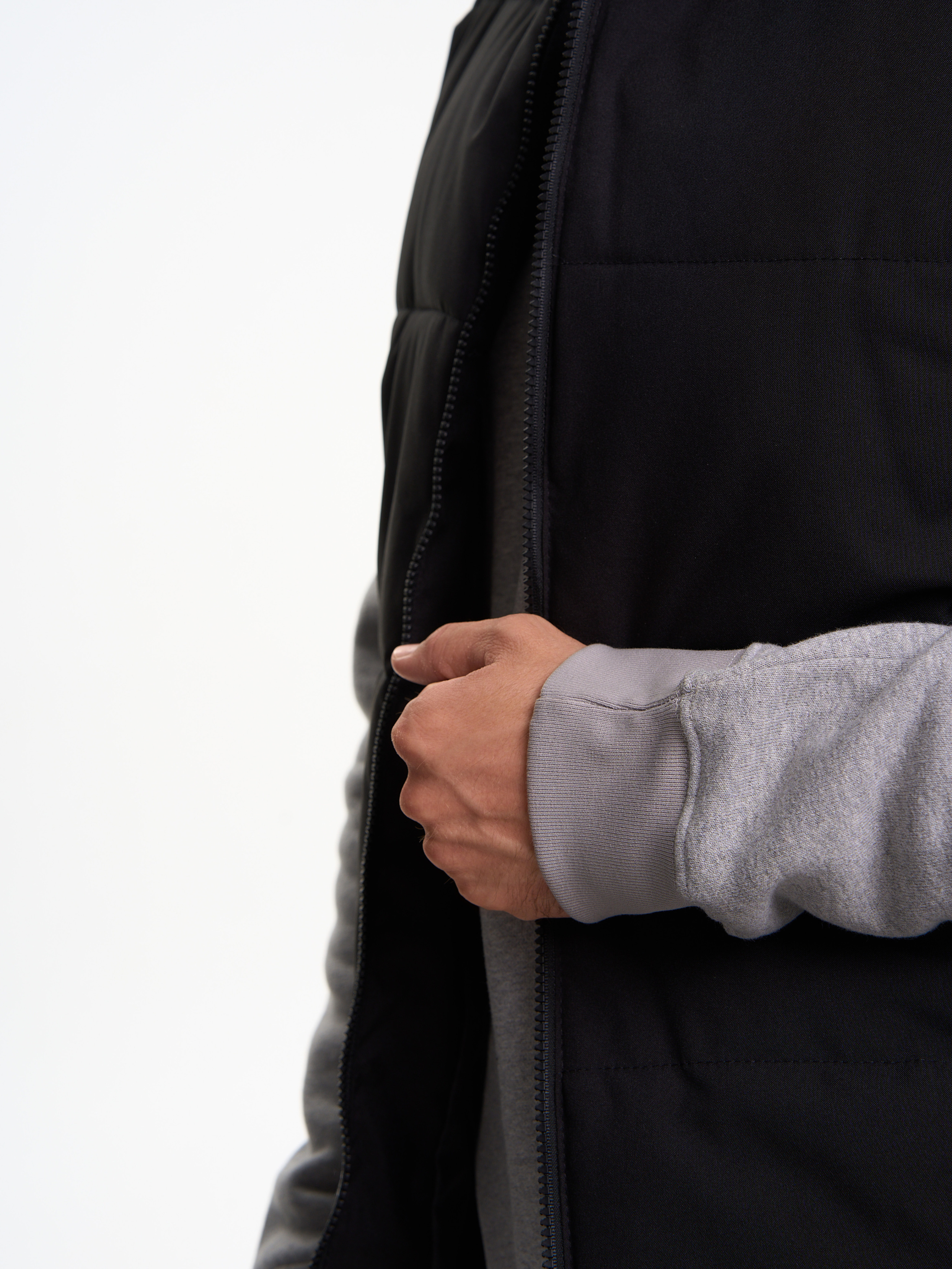 Съемка для WB «Мужские желетки». Портретный и Контент фотограф Григорий Семенов (Grifon) в Ижевске