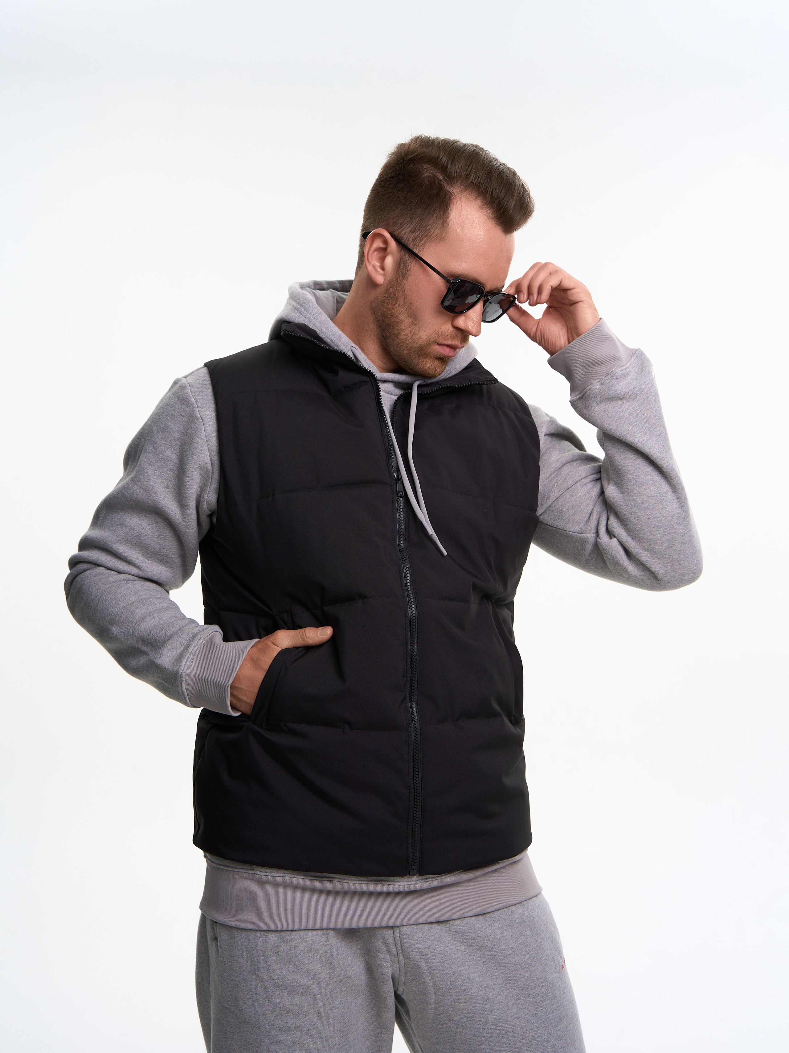 Съемка для WB «Мужские желетки». Портретный и Контент фотограф Григорий Семенов (Grifon) в Ижевске