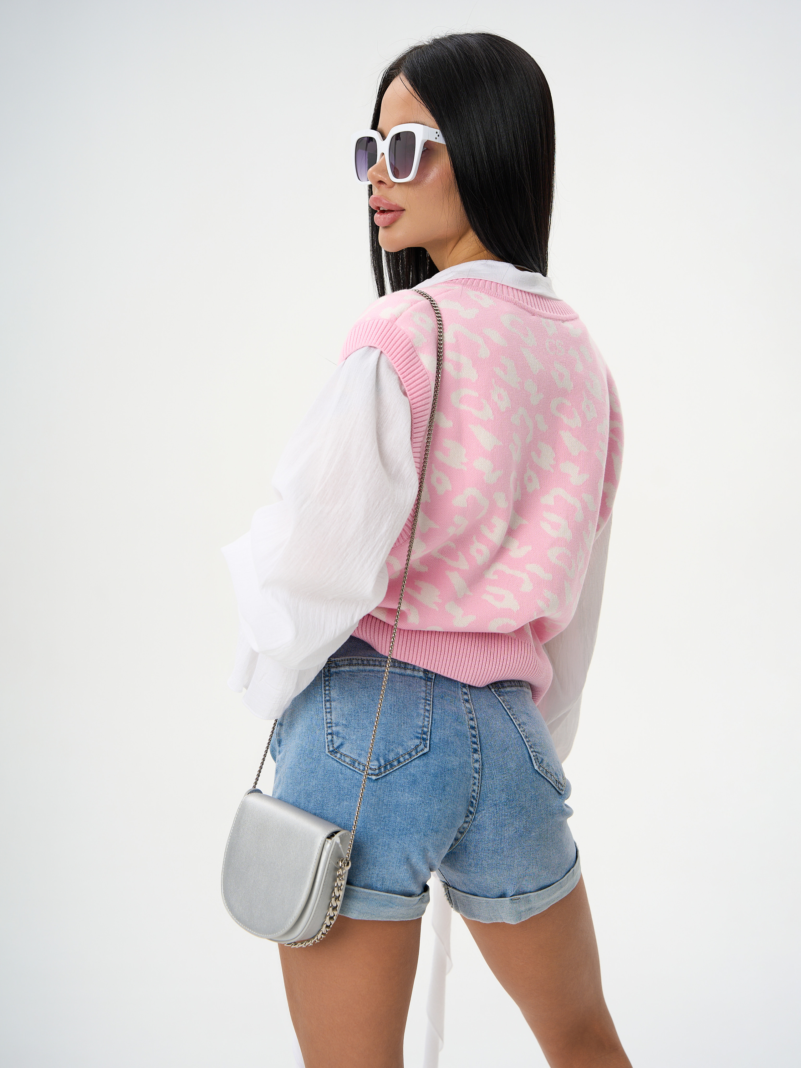 Съемка для WB «Шорты женские, джинсовые». Портретный и Контент фотограф Григорий Семенов (Grifon) в Ижевске