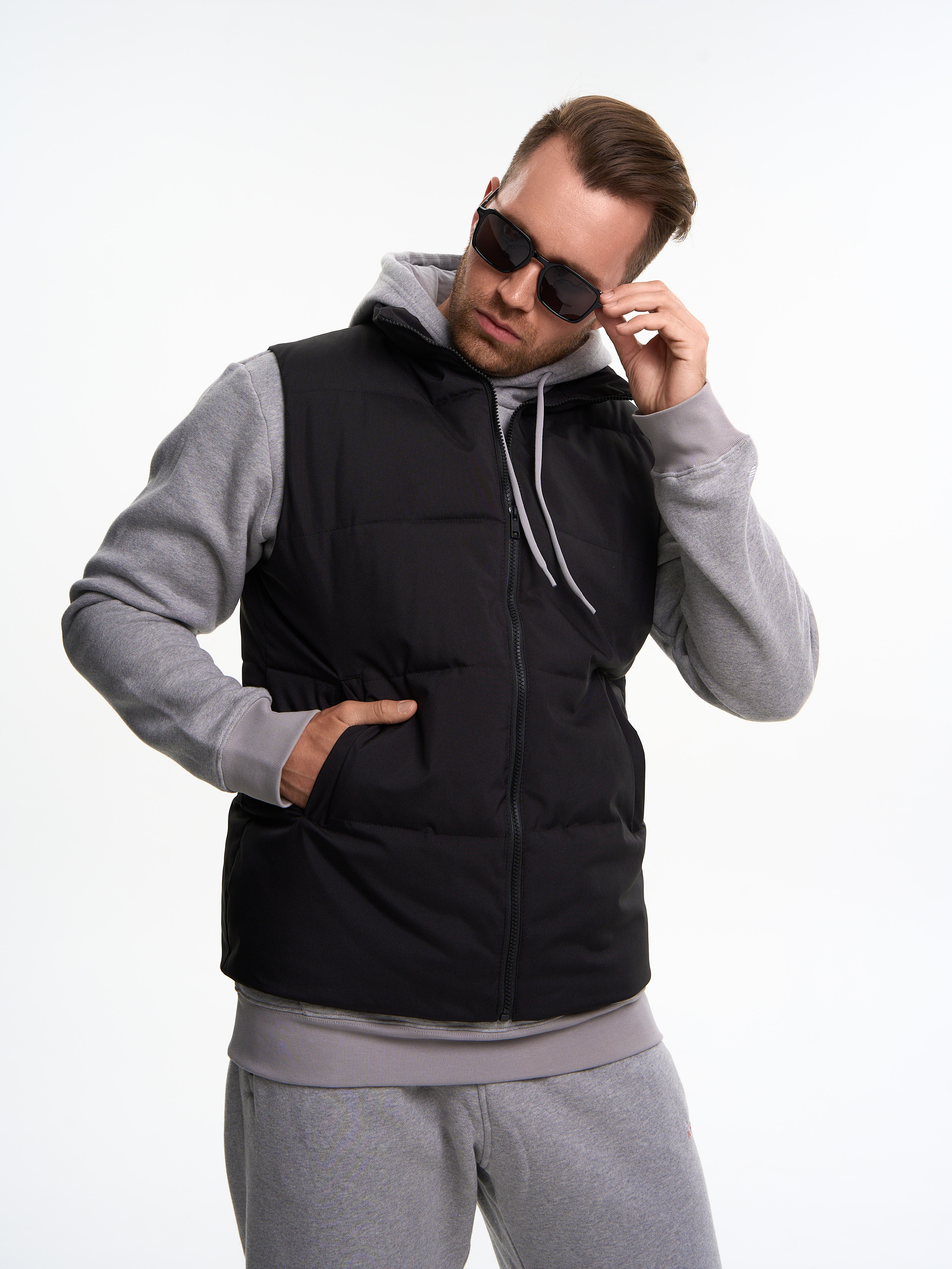 Съемка для WB «Мужские желетки». Портретный и Контент фотограф Григорий Семенов (Grifon) в Ижевске