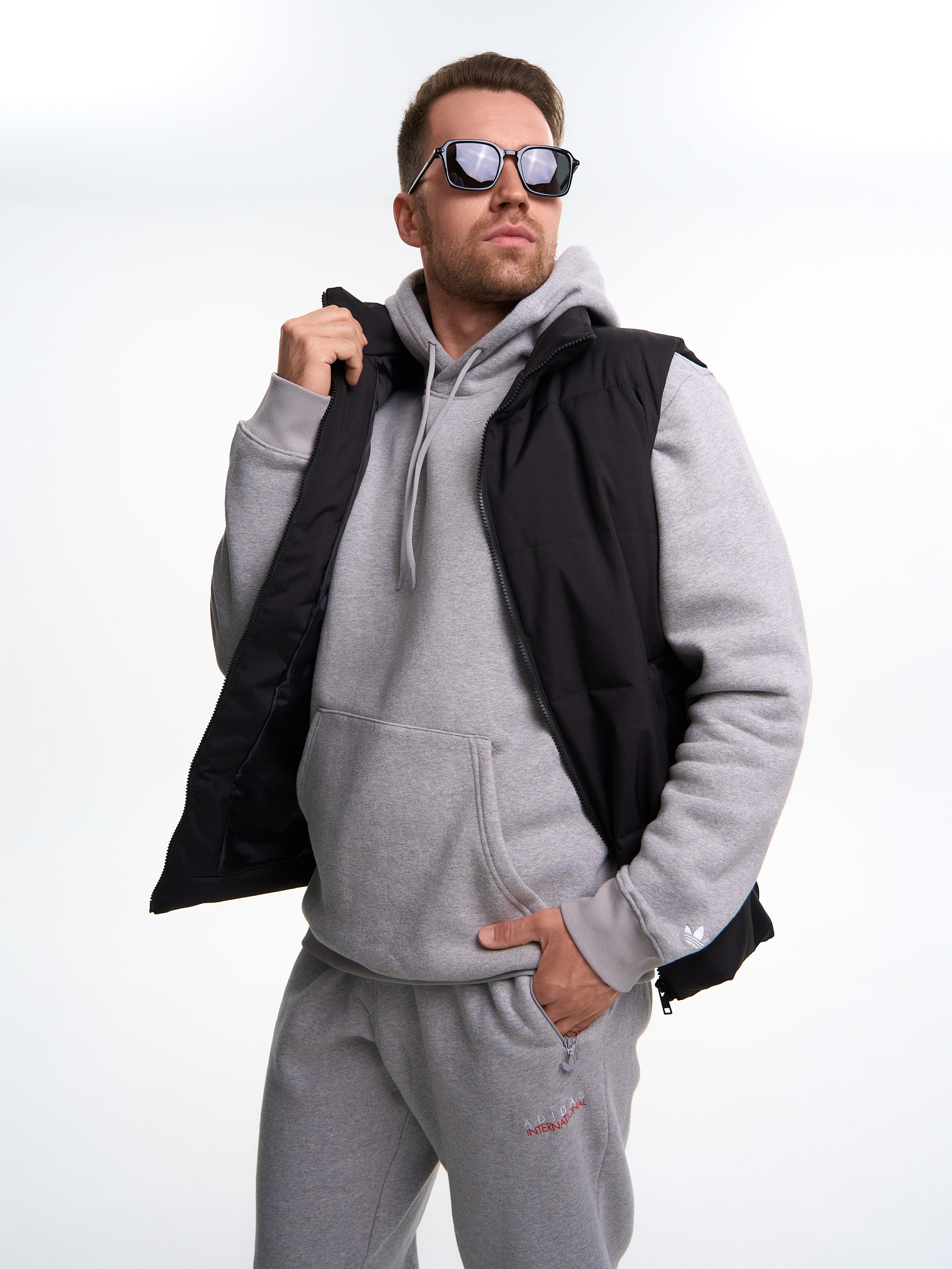 Съемка для WB «Мужские желетки». Портретный и Контент фотограф Григорий Семенов (Grifon) в Ижевске