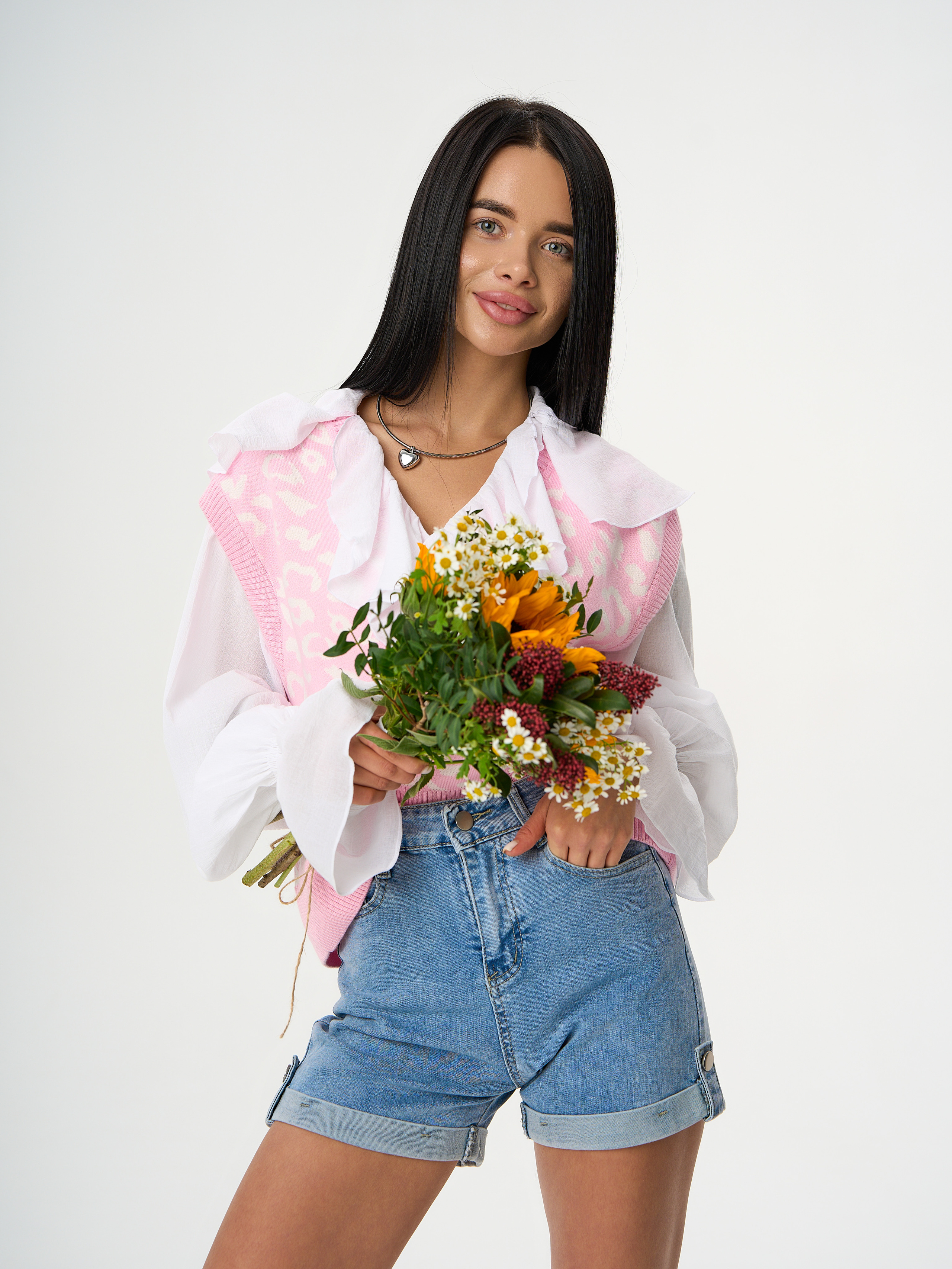 Съемка для WB «Шорты женские, джинсовые». Портретный и Контент фотограф Григорий Семенов (Grifon) в Ижевске