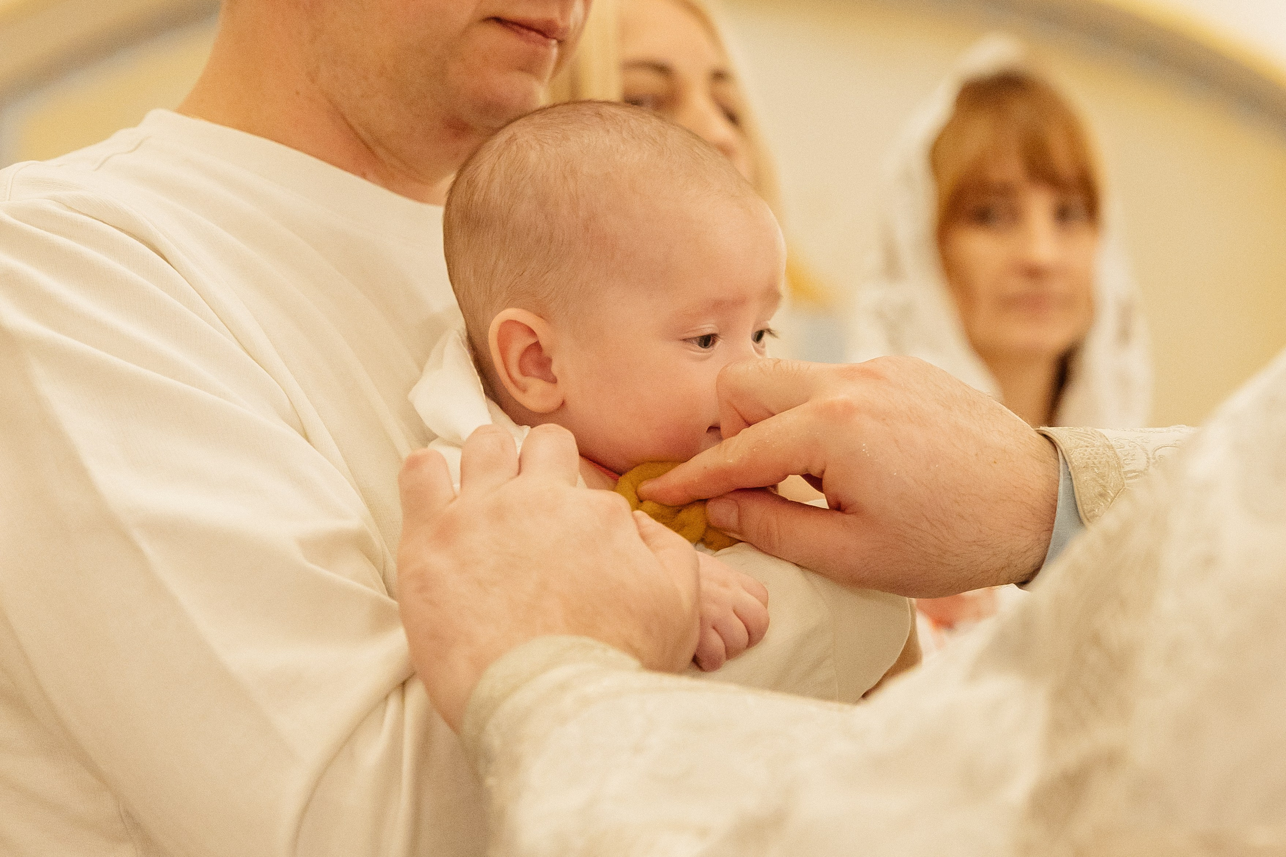 Таинство Крещения Александры и Алисы. Храм Покрова Пресвятой Богородицы. Семейный фотограф в Рязани и Рязанской области