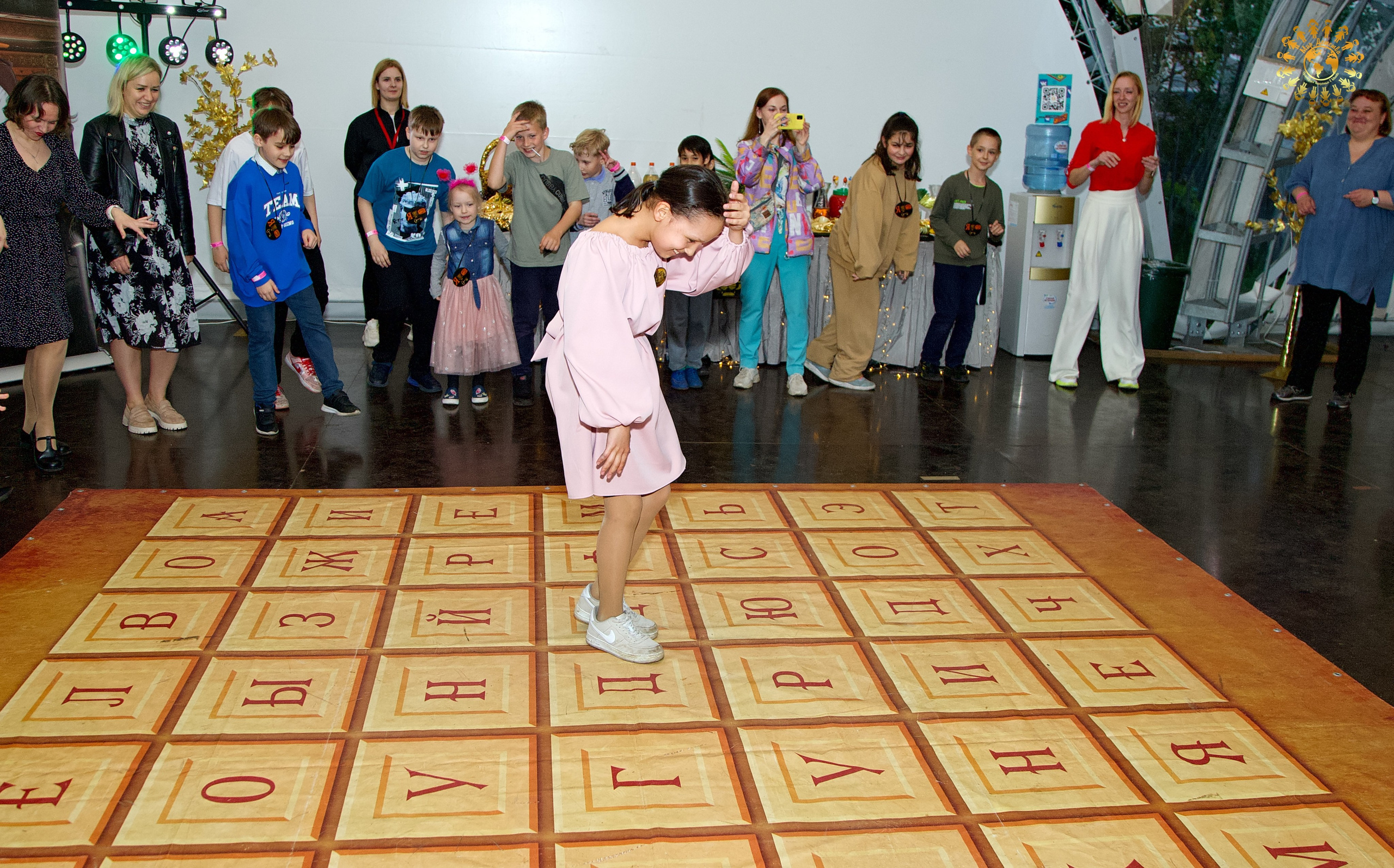 Выпускной 2023 (Школа 1195, 4-й класс). Репортажная съемка в Москве и области. Анималистика