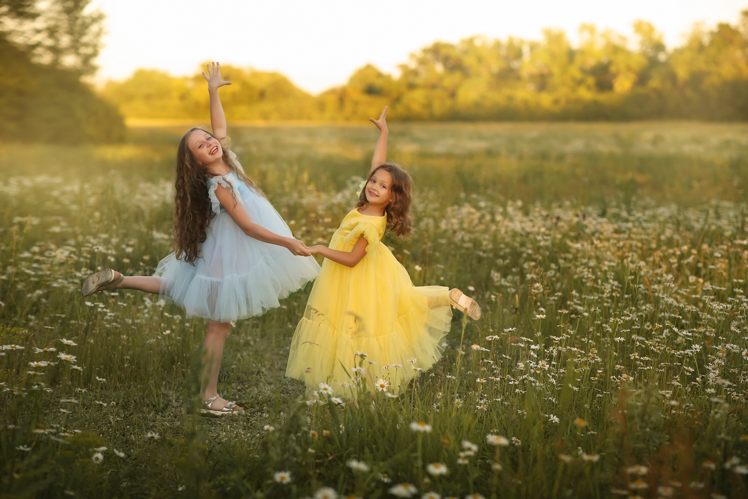 Карина и Даша ромашка. Фотограф на крещение и венчание