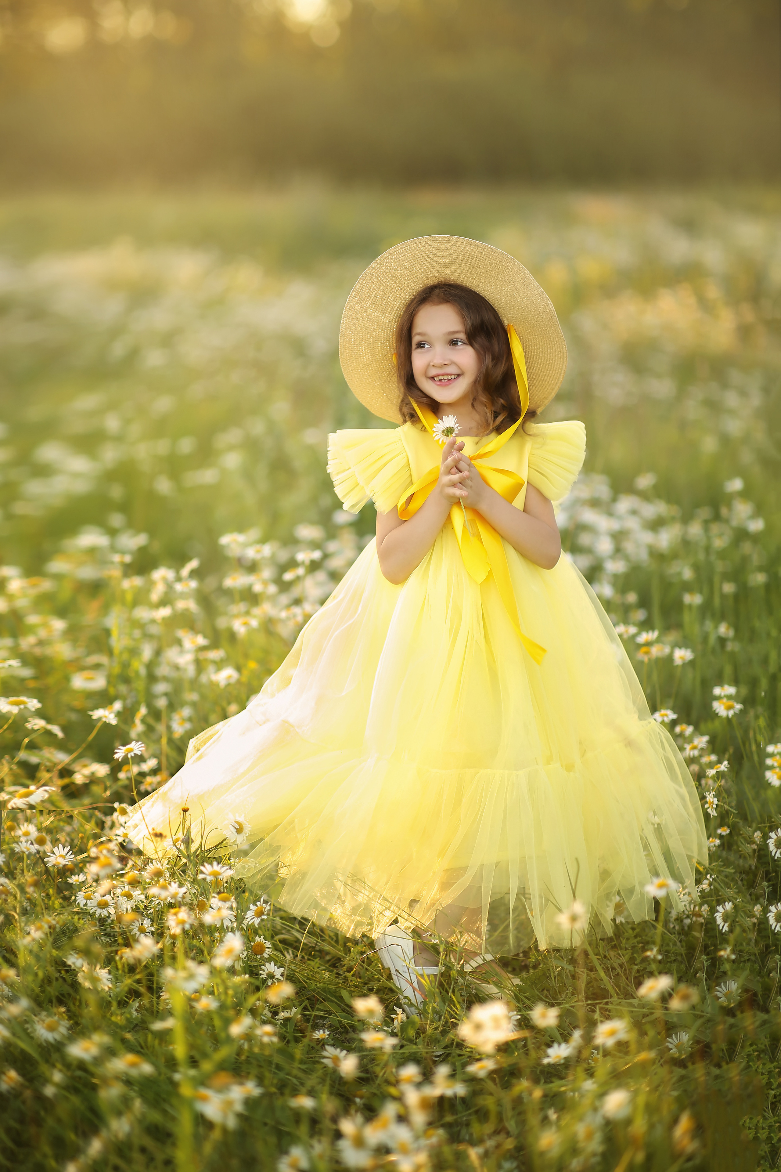 Карина и Даша ромашка. Фотограф на крещение и венчание