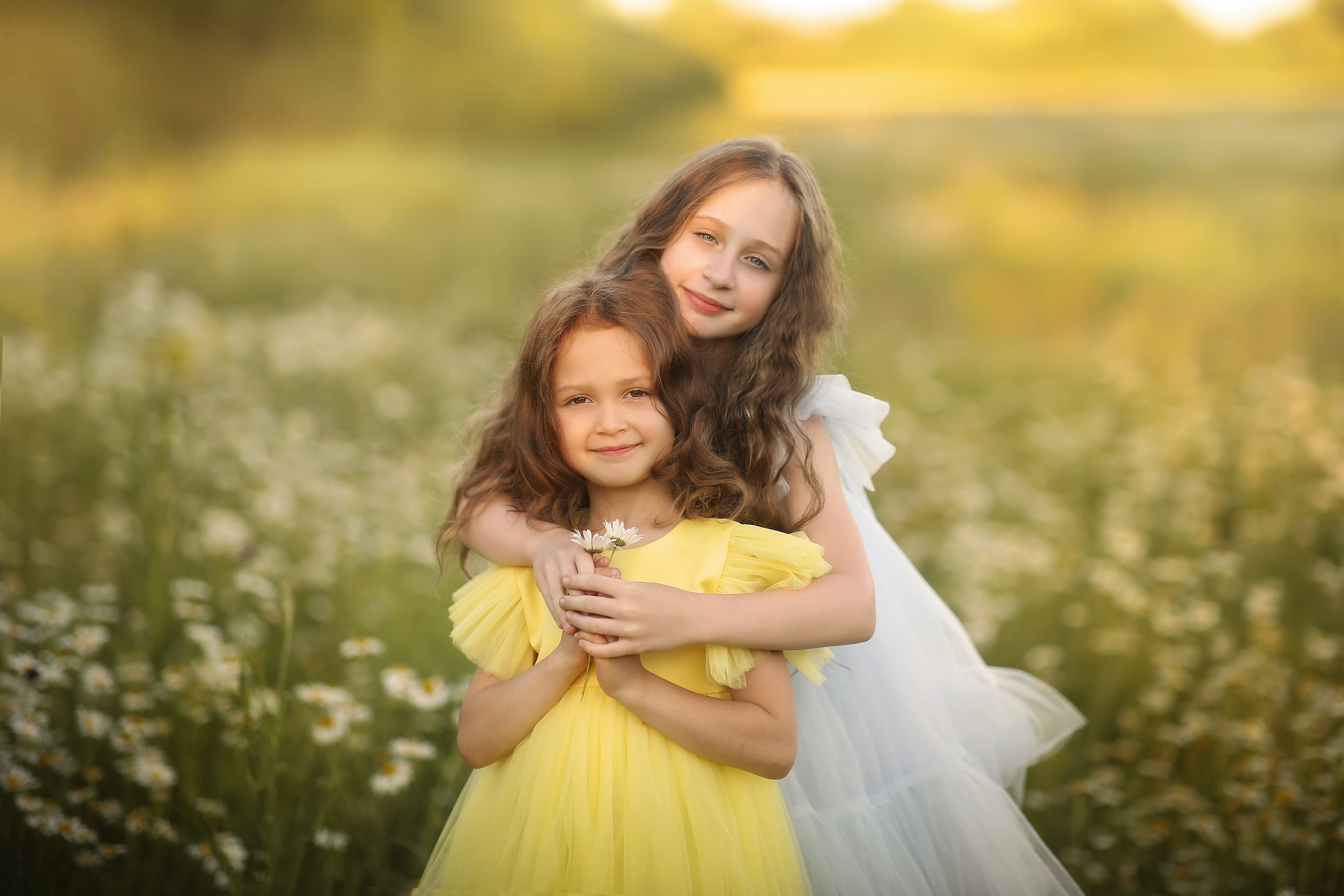 Карина и Даша ромашка. Фотограф на крещение и венчание