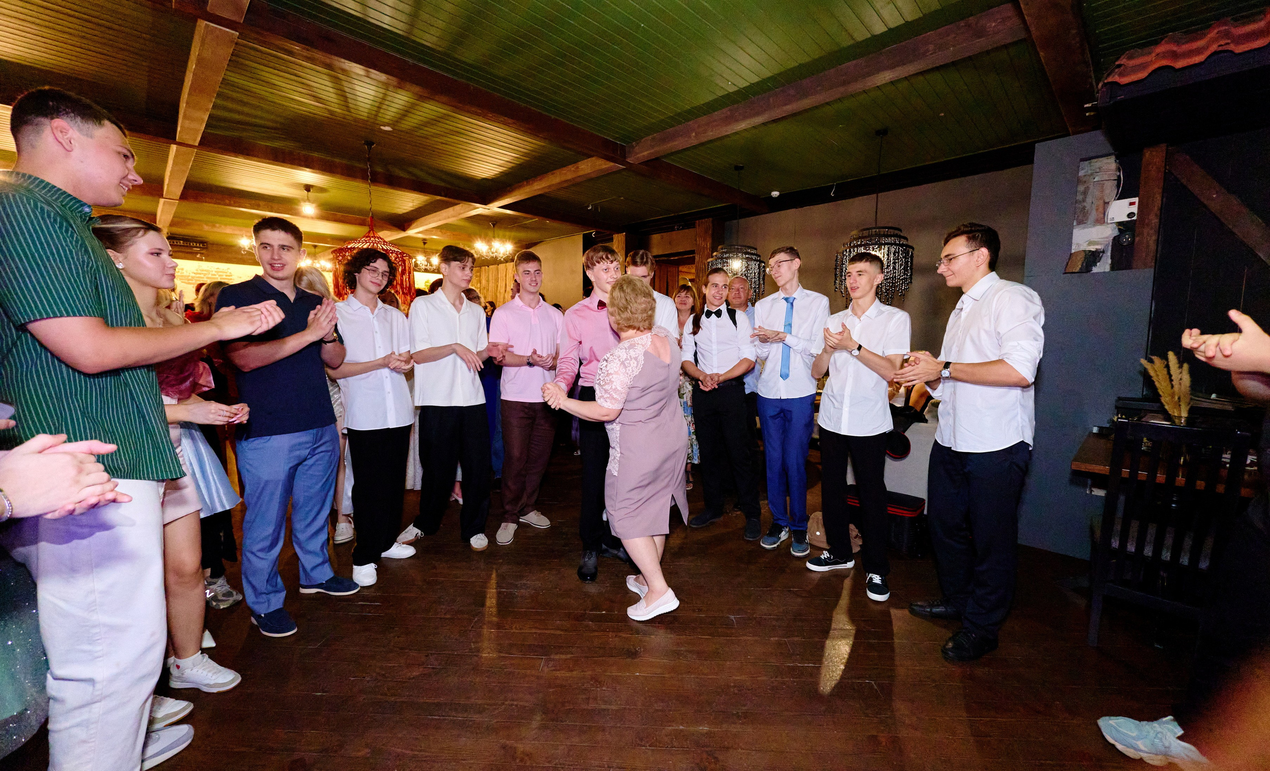 Выпускной 35 Сош. Фотограф Выпускные альбомы Таганрог Сергей Коробченко