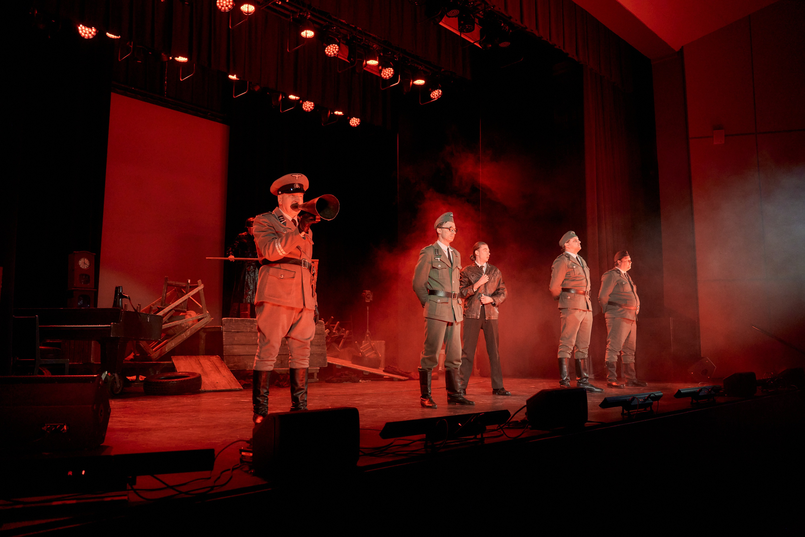 Спектакль Молодая Гвардия. Свадебный фотограф и видеооператор Андрей Любовинин