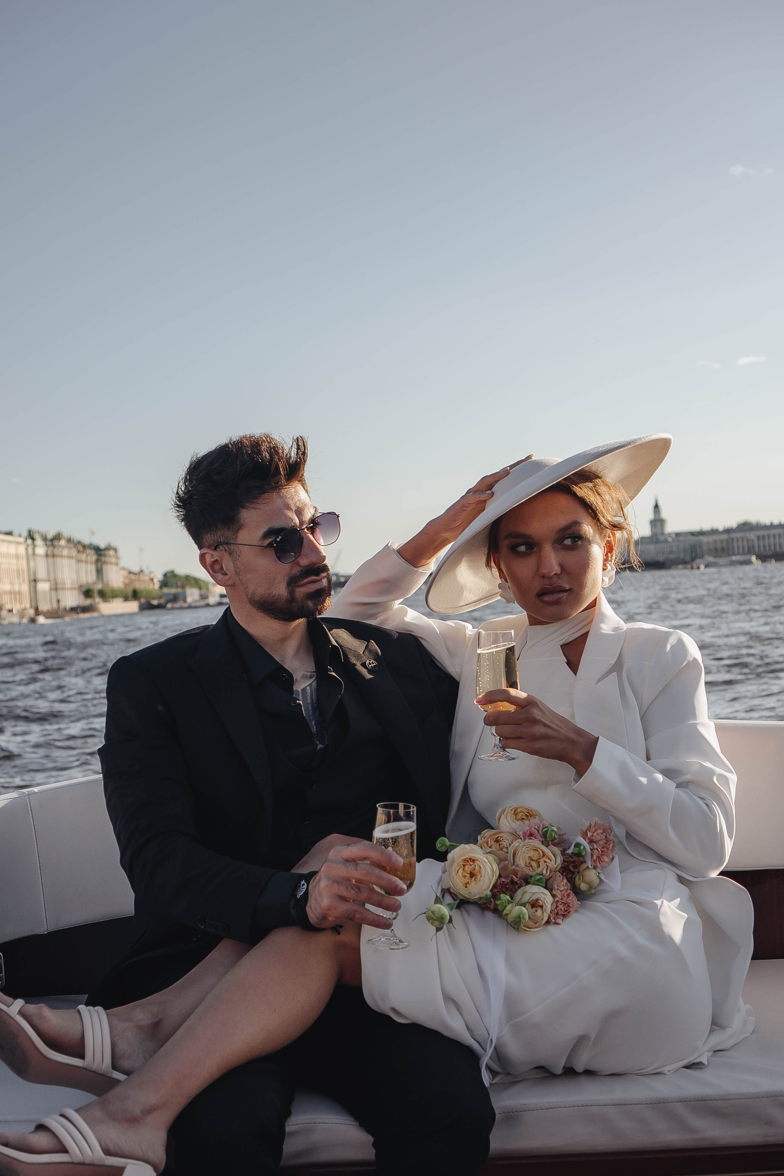 СВАДЕНБНАЯ СЬЕМКА НА КАТЕРЕ ПО КАНАЛАМ САНКТ-ПЕТЕРБУРГА И В АКВАТОРИИ НЕВЫ. Профессиональный фотограф, Санкт-Петербург — Виктория Богомолова